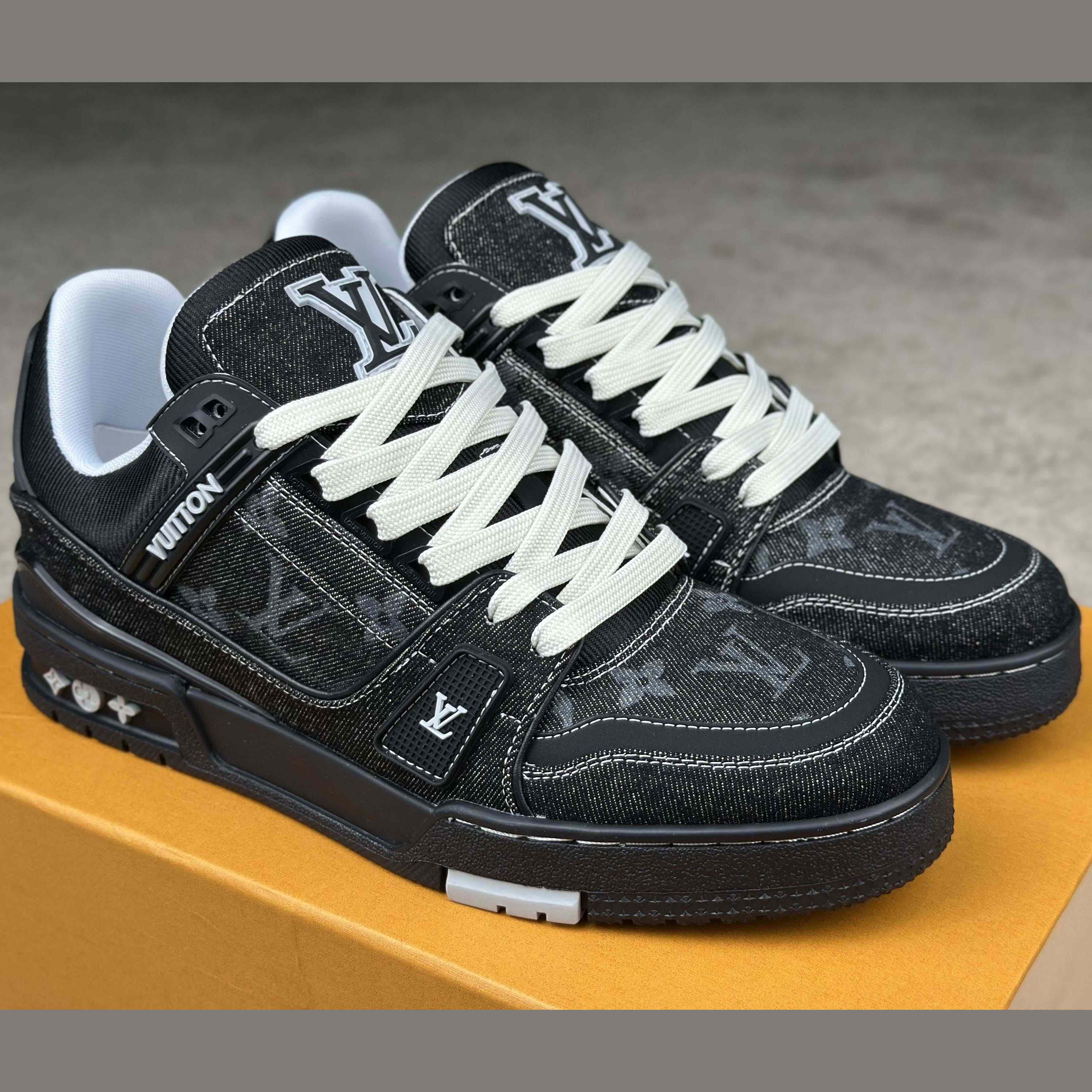 Louis Vuitton LV Trainer Sneaker   1AHSZJ - EUR FASHION