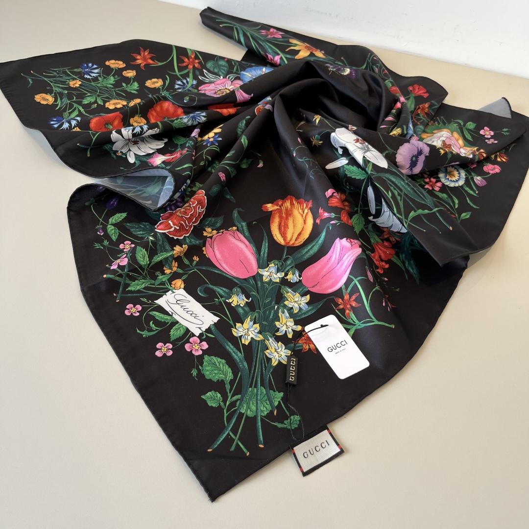 Gucci Printed Silk Twill Carré - EUR FASHION