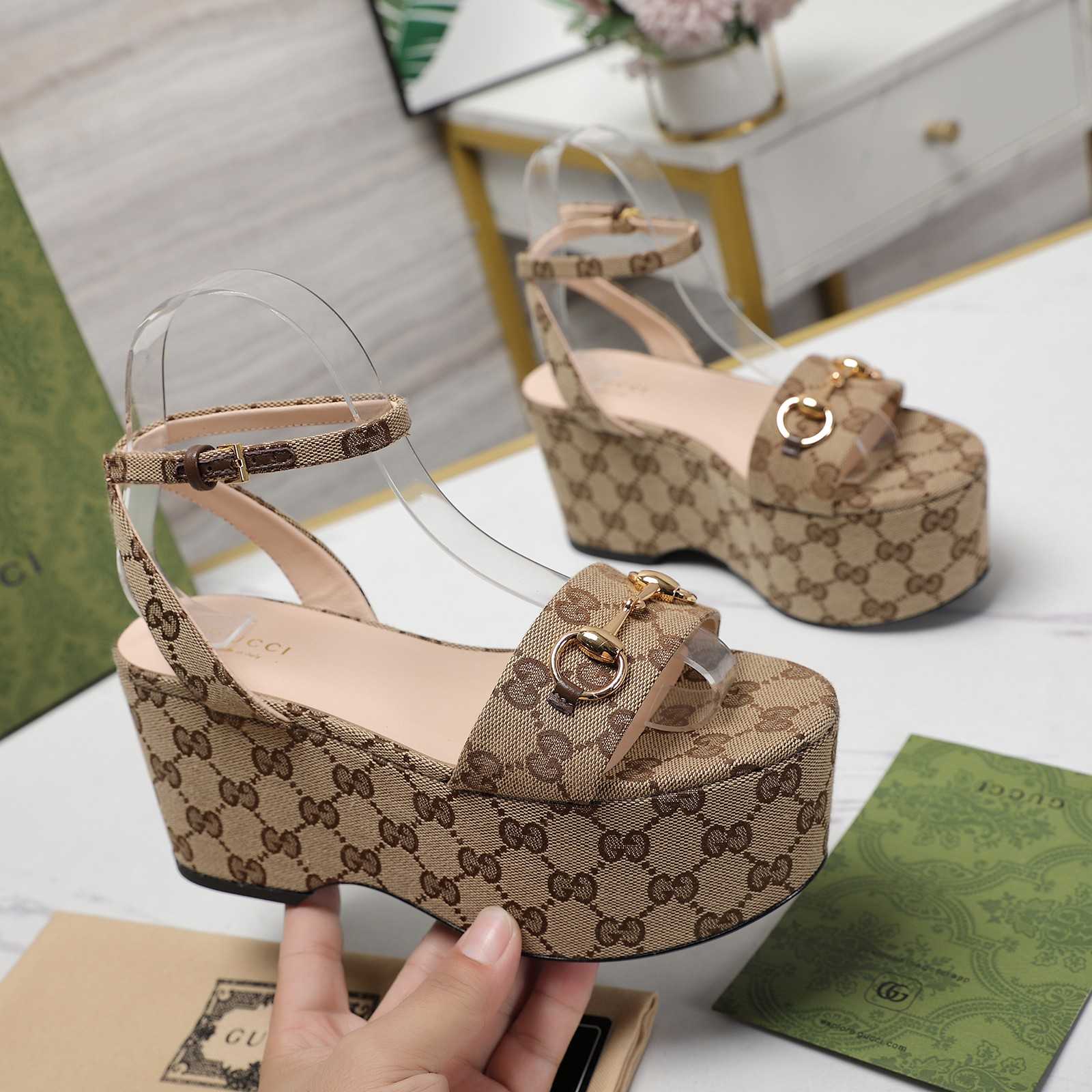 Gucci Women's Horsebit flatform Sandal - EUR FASHION