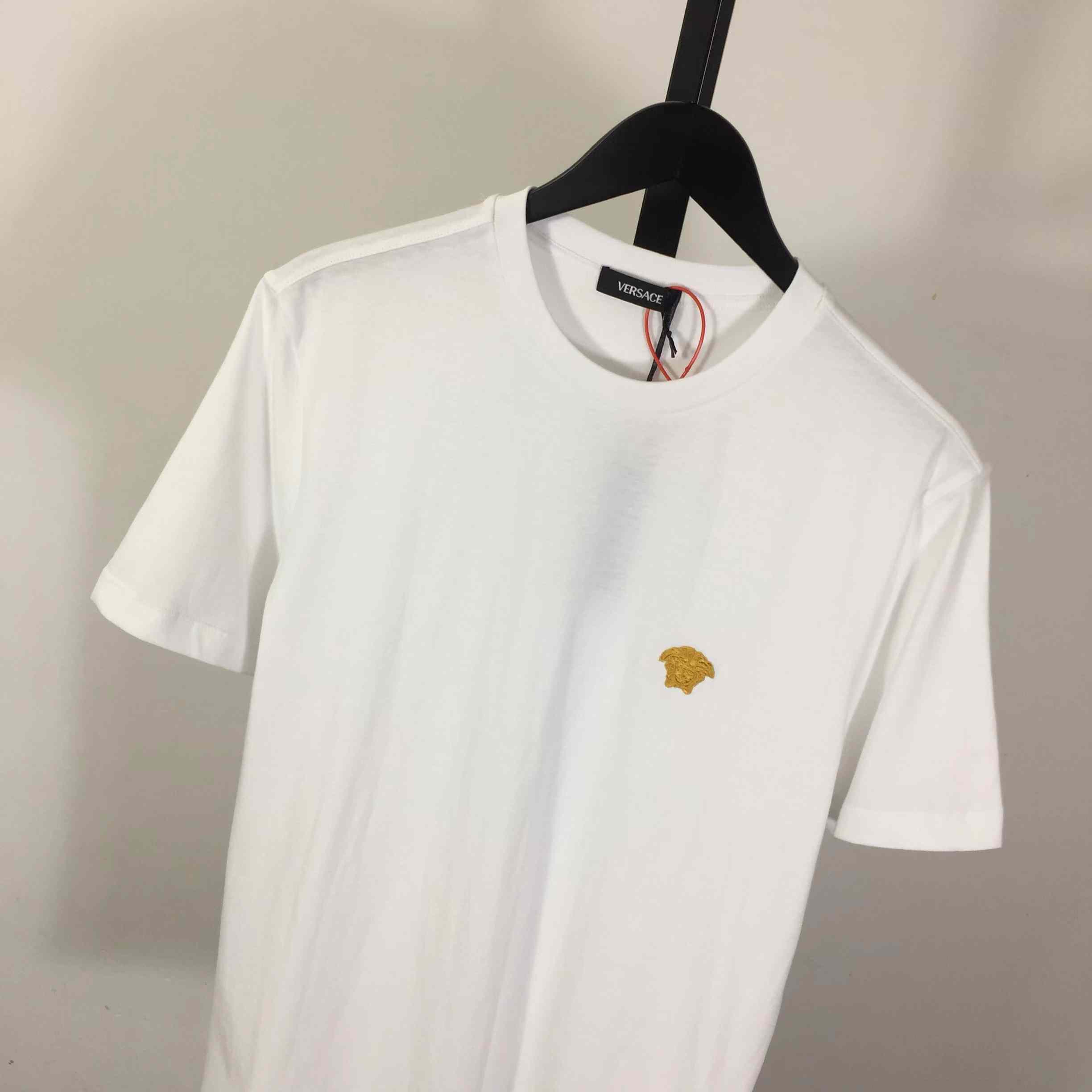 Versace Medusa T-shirt  - EUR FASHION