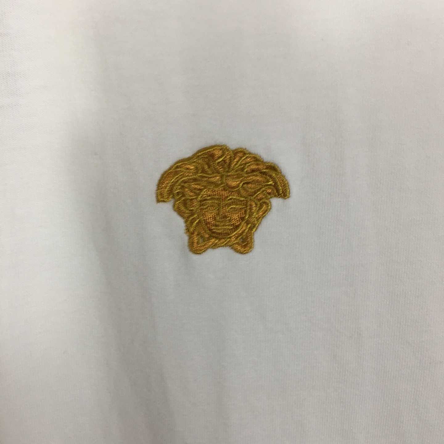 Versace Medusa T-shirt  - EUR FASHION