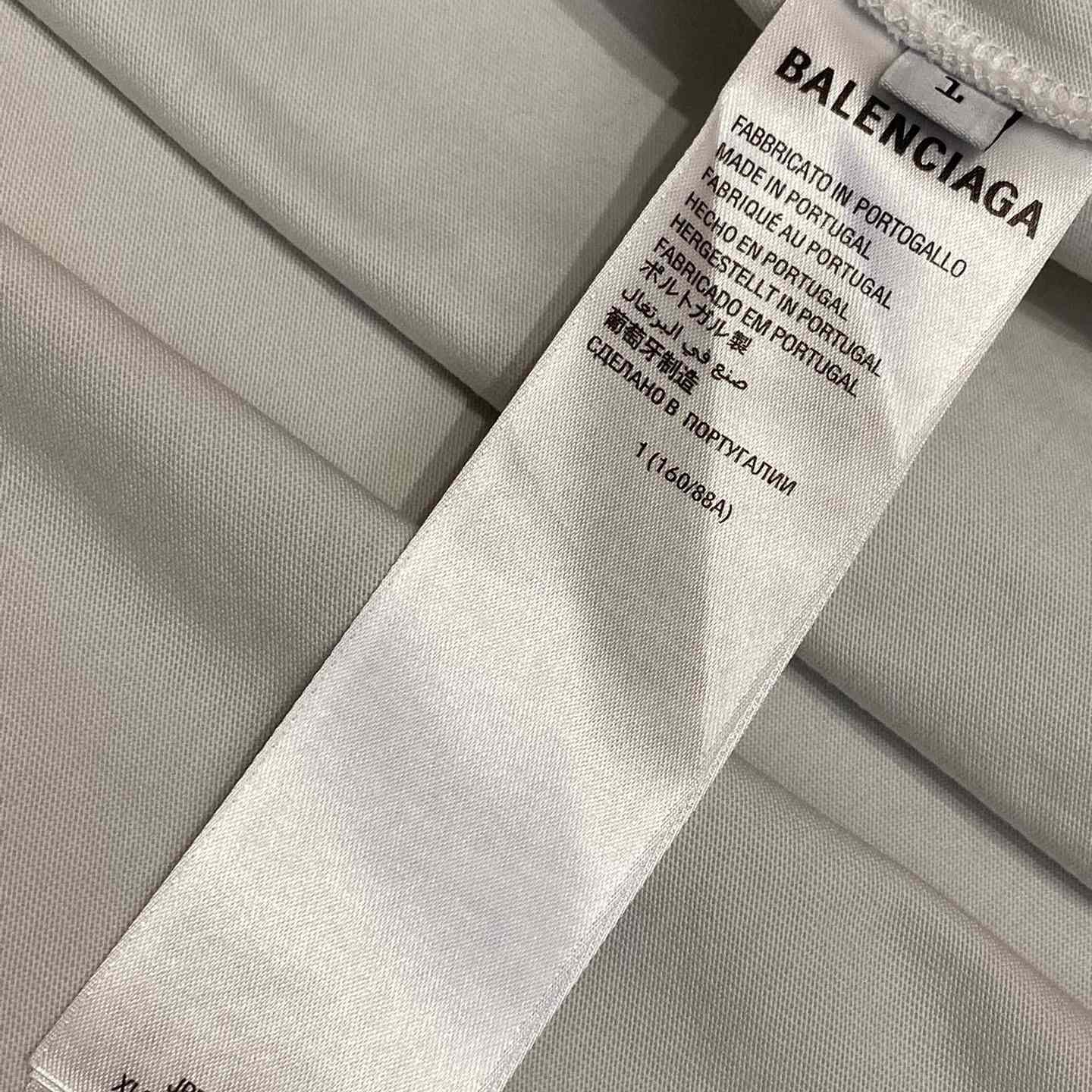 Balenciaga Men's White Oversized Key Crest T-Shirt - EUR FASHION