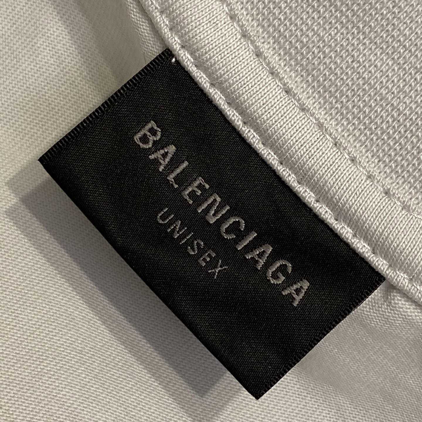 Balenciaga Men's White Oversized Key Crest T-Shirt - EUR FASHION