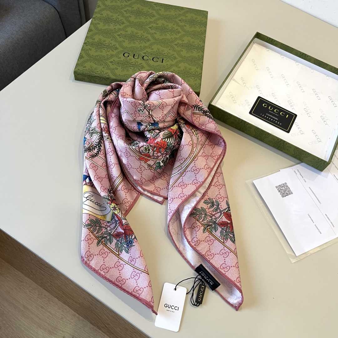 Gucci Printed Silk Carré - EUR FASHION