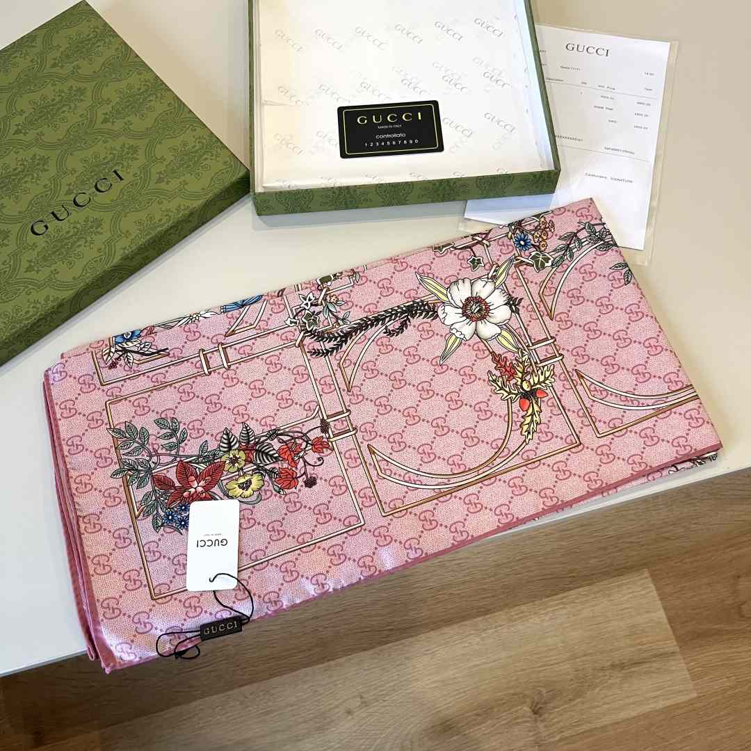 Gucci Printed Silk Carré - EUR FASHION