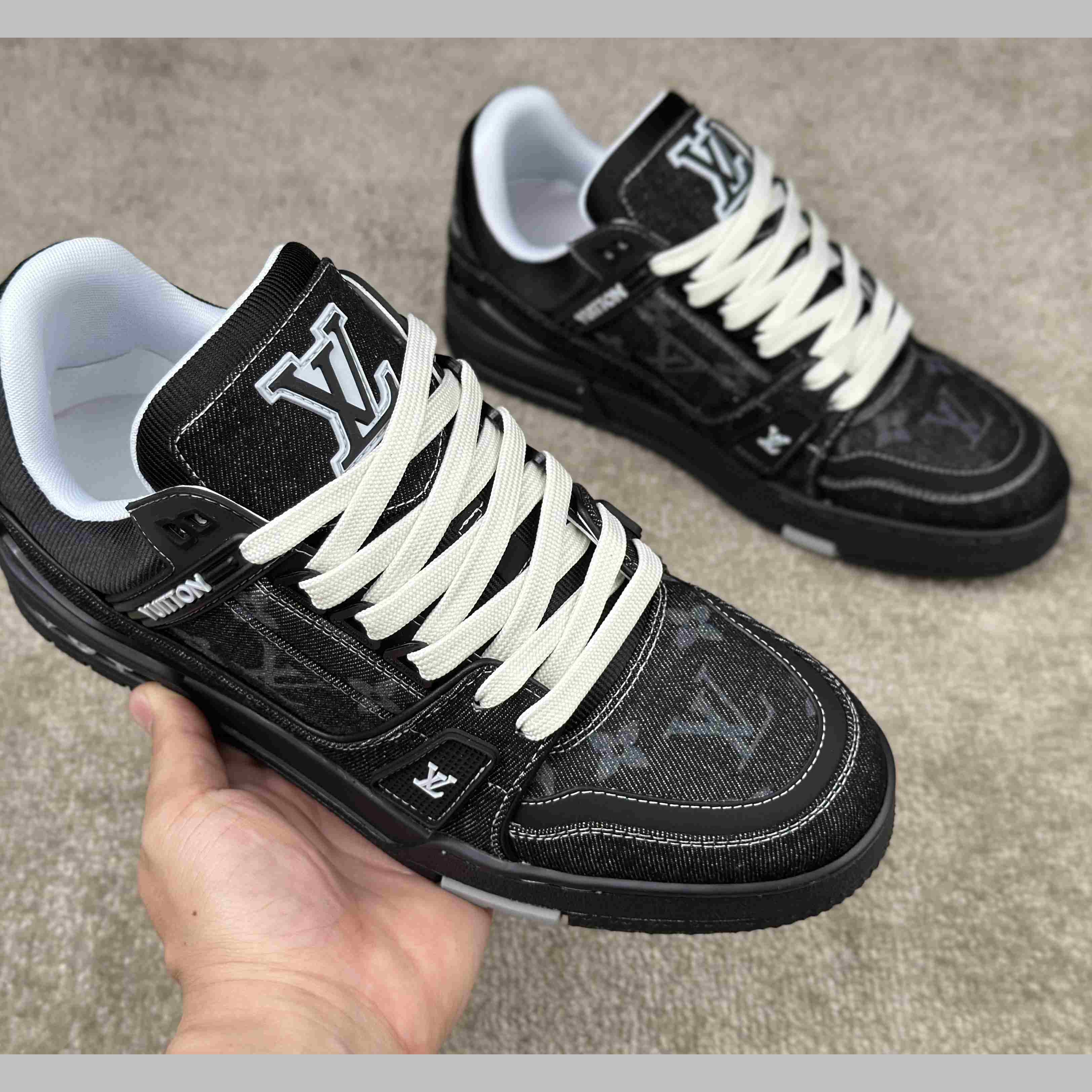 Louis Vuitton LV Trainer Sneaker  1AHSZR - EUR FASHION
