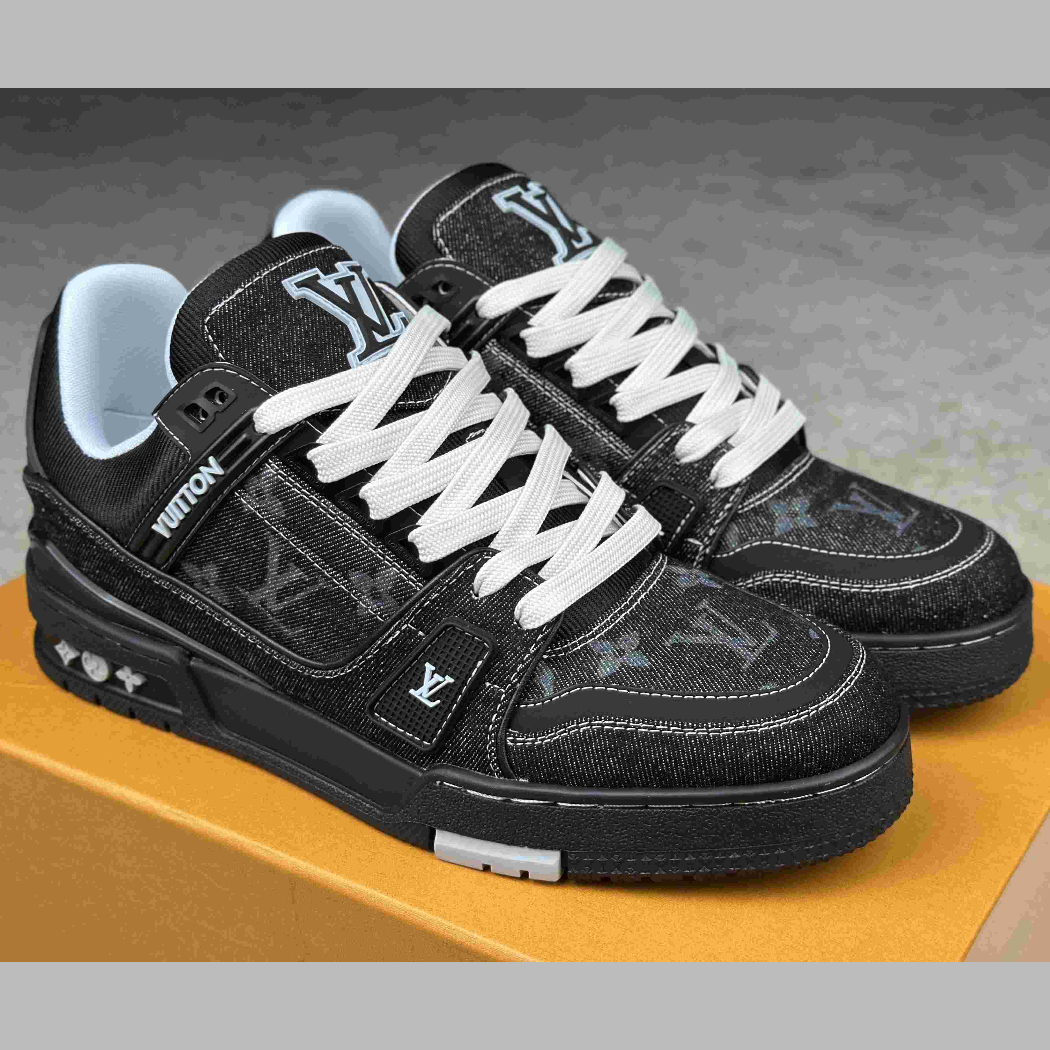Louis Vuitton LV Trainer Sneaker  1AHSZR - EUR FASHION