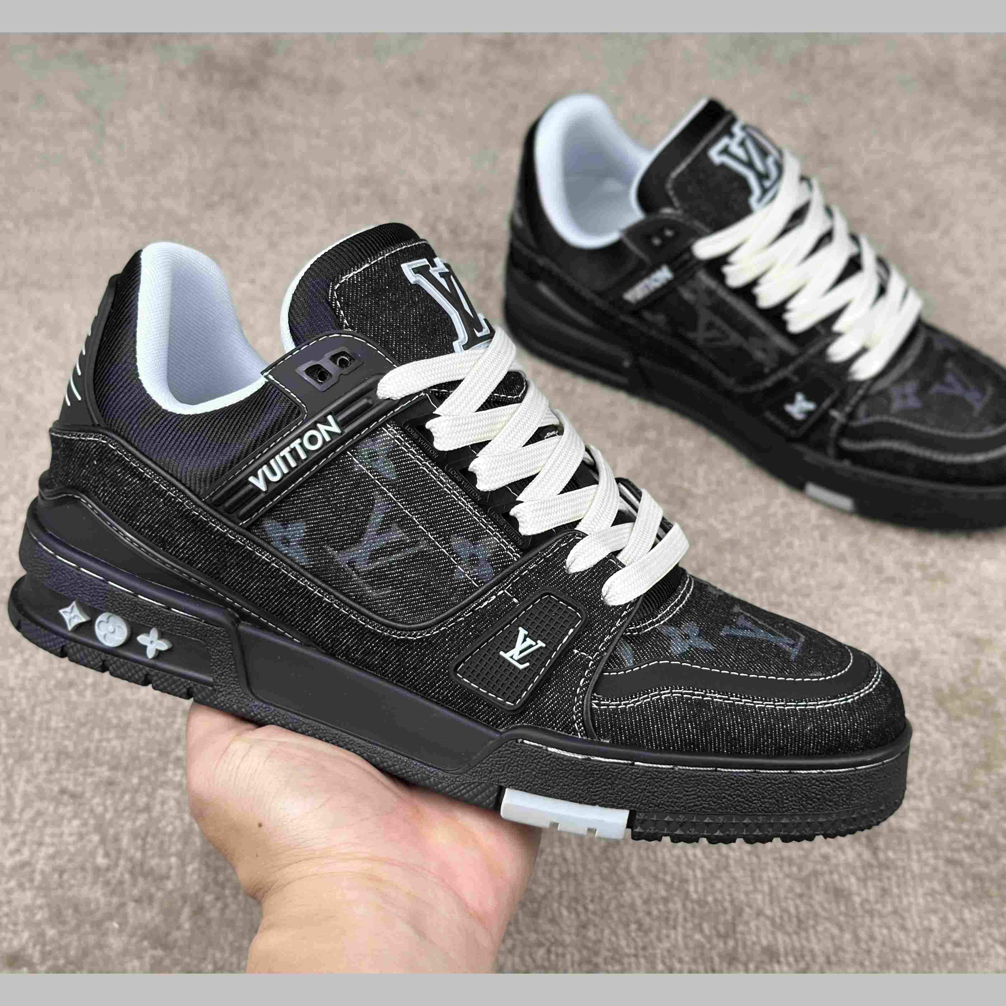 Louis Vuitton LV Trainer Sneaker  1AHSZR - EUR FASHION