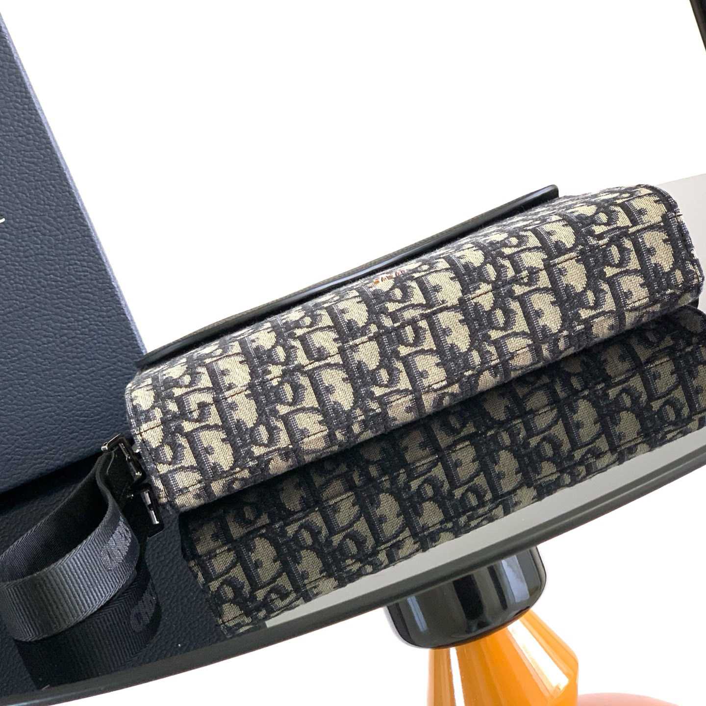 Dior Saddle A5 Triangle Pouch  - EUR FASHION