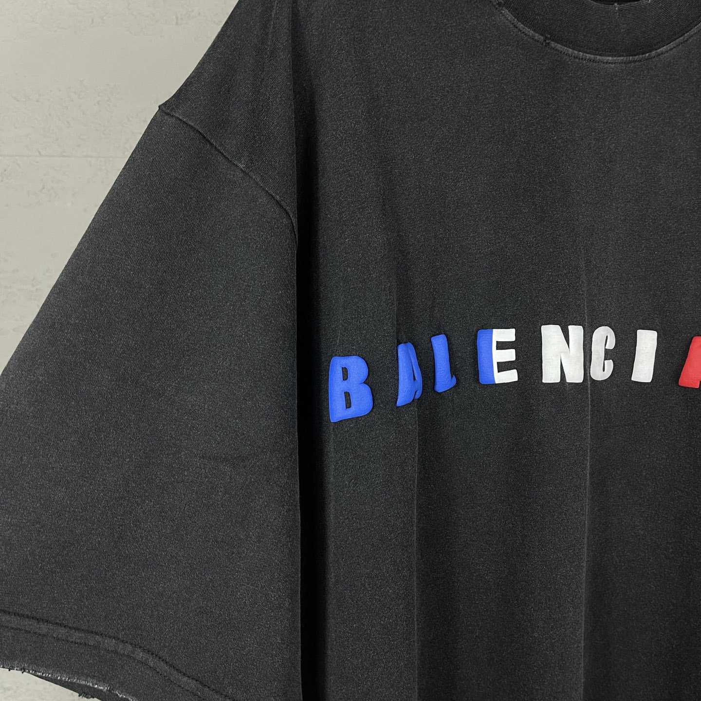 Balenciaga International Short Sleeve Cropped T-Shirt - EUR FASHION
