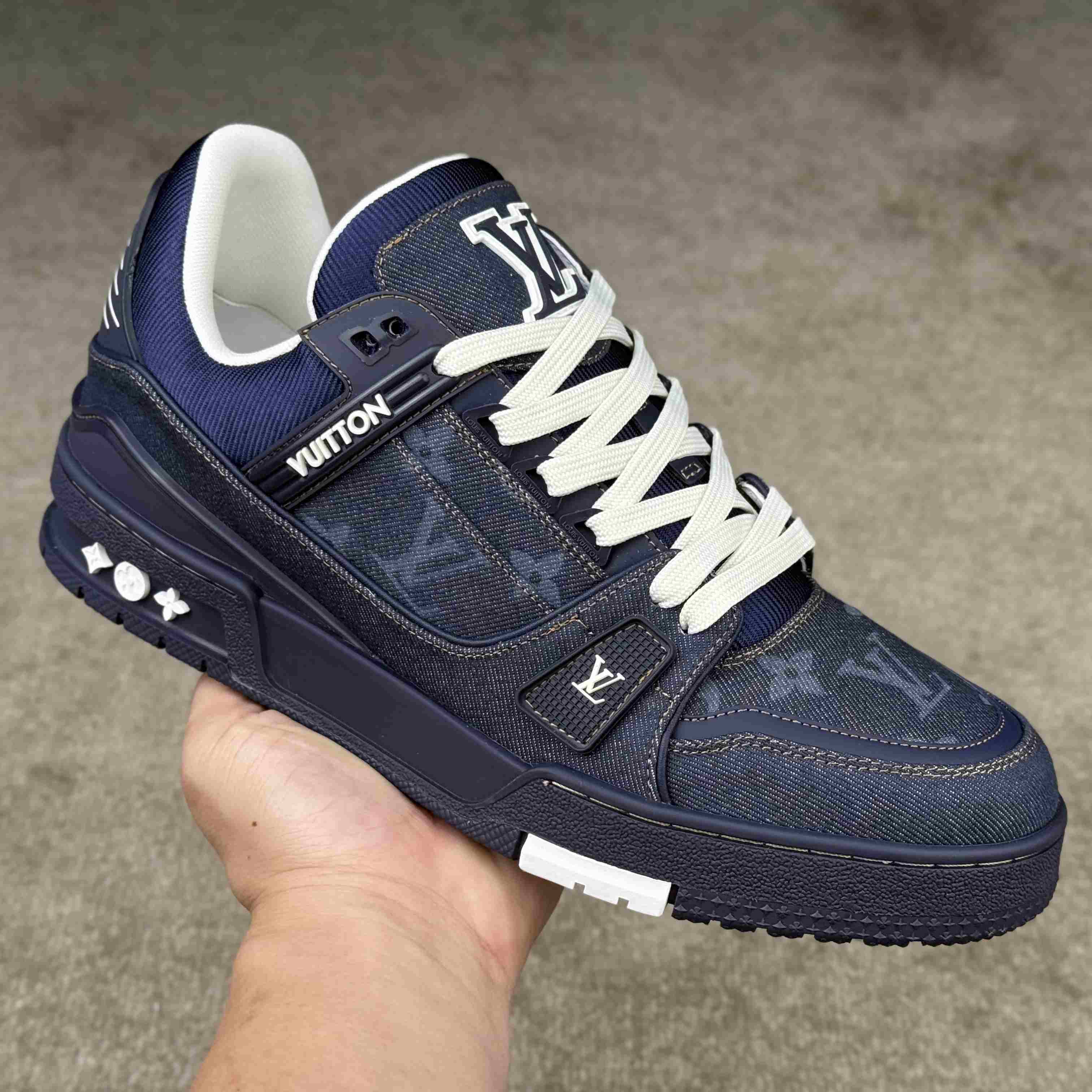 Louis Vuitton LV Trainer Sneaker  1AHT51 - EUR FASHION