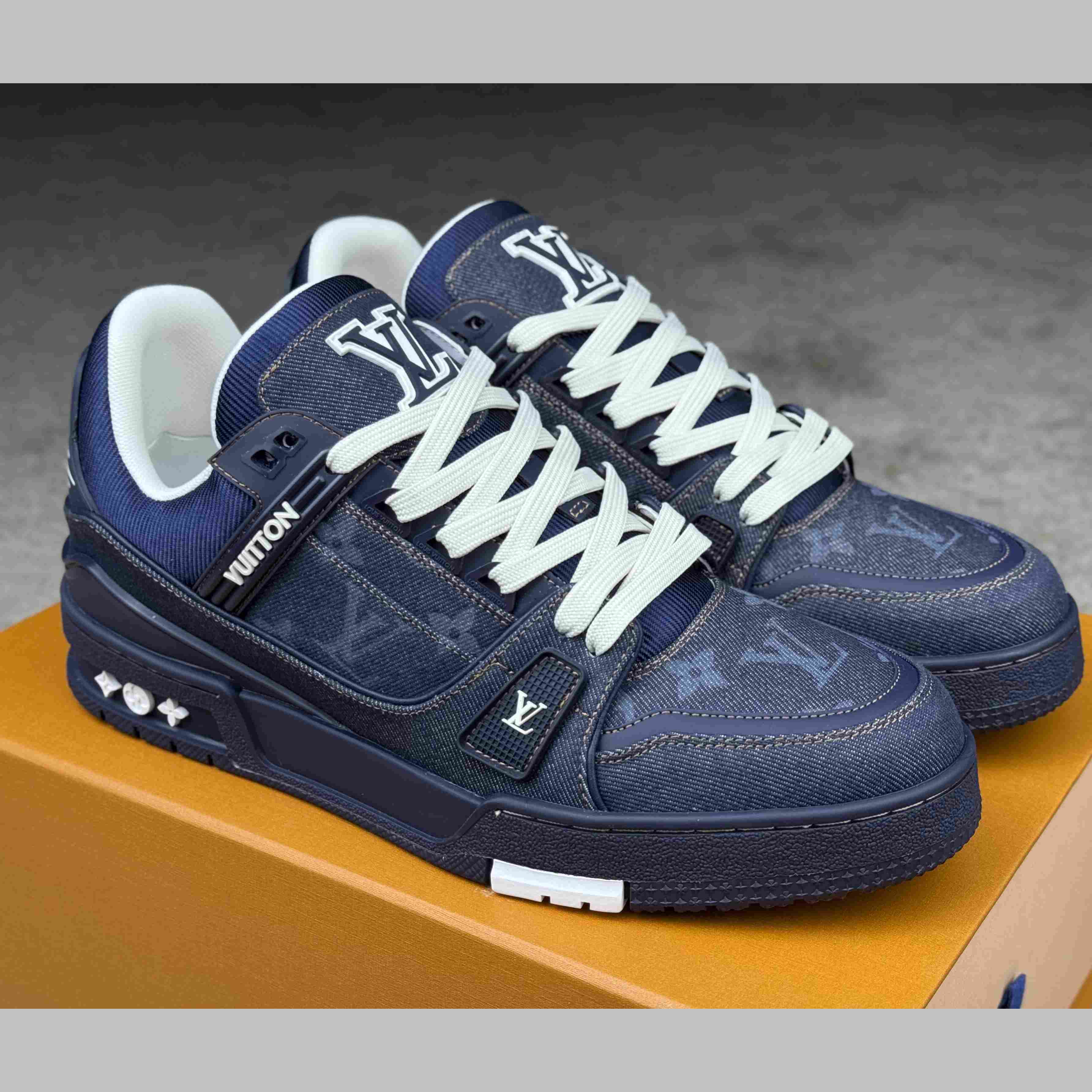 Louis Vuitton LV Trainer Sneaker  1AHT51 - EUR FASHION