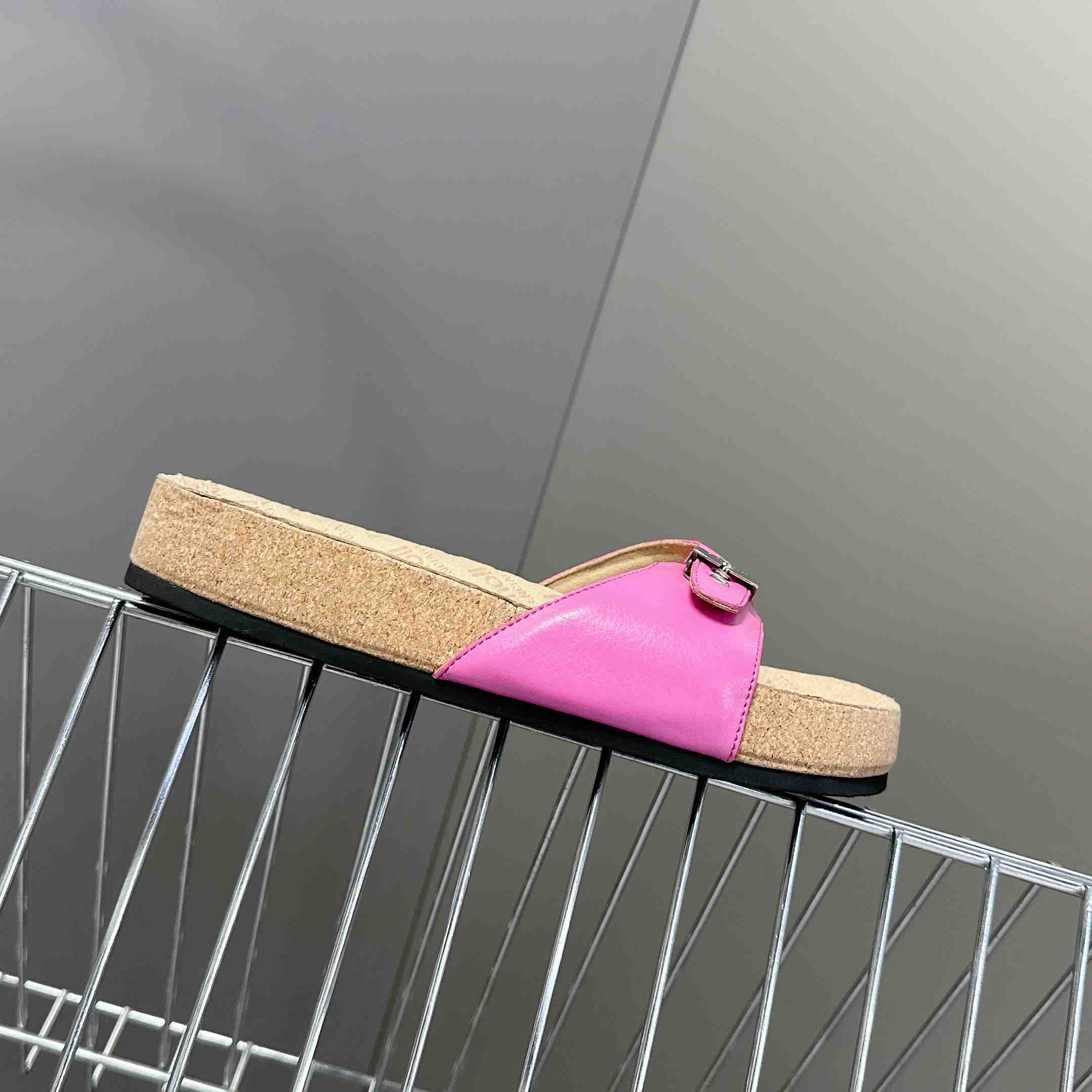 Balenciaga Scholl Flat Sandal In Glossy Pink - EUR FASHION