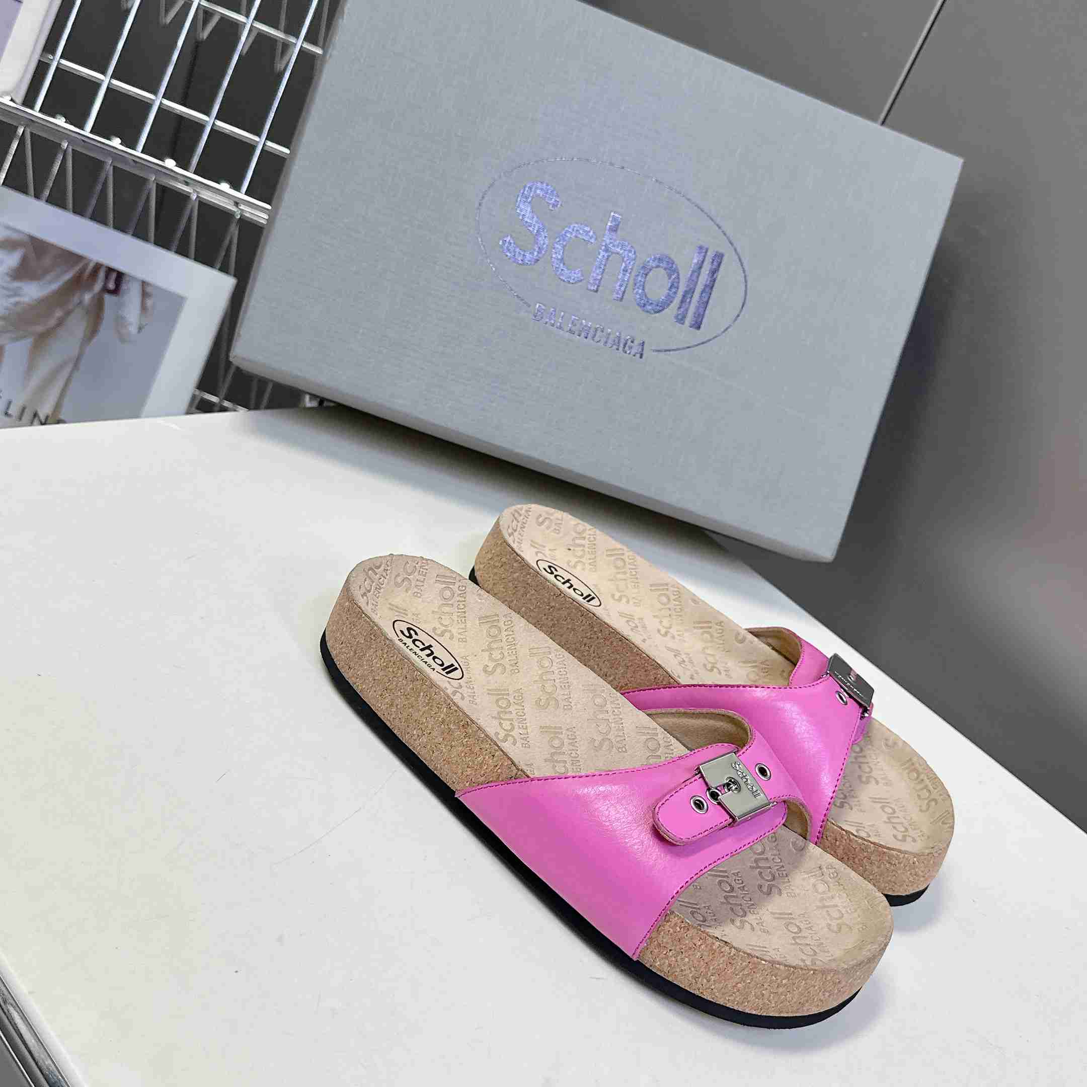 Balenciaga Scholl Flat Sandal In Glossy Pink - EUR FASHION