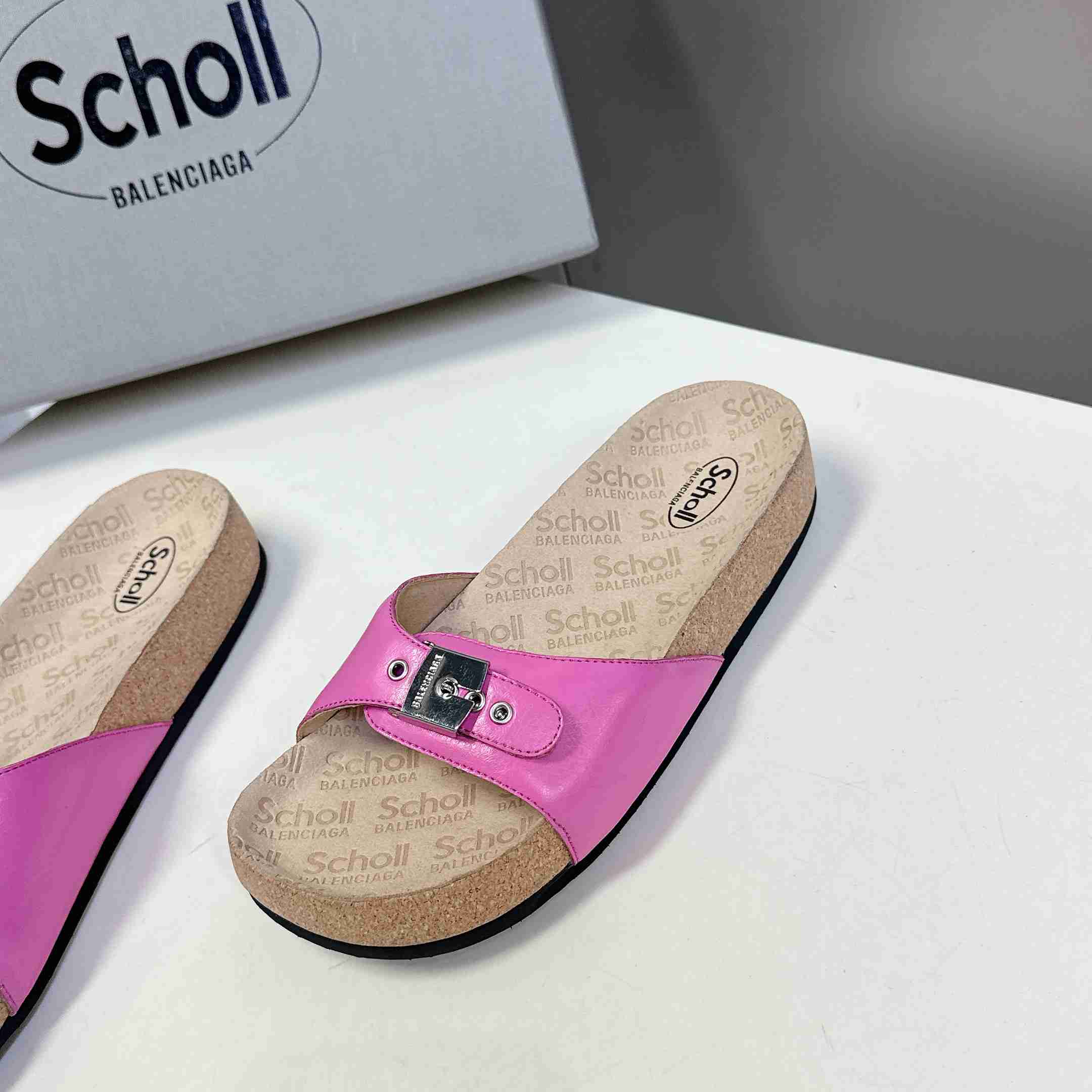 Balenciaga Scholl Flat Sandal In Glossy Pink - EUR FASHION