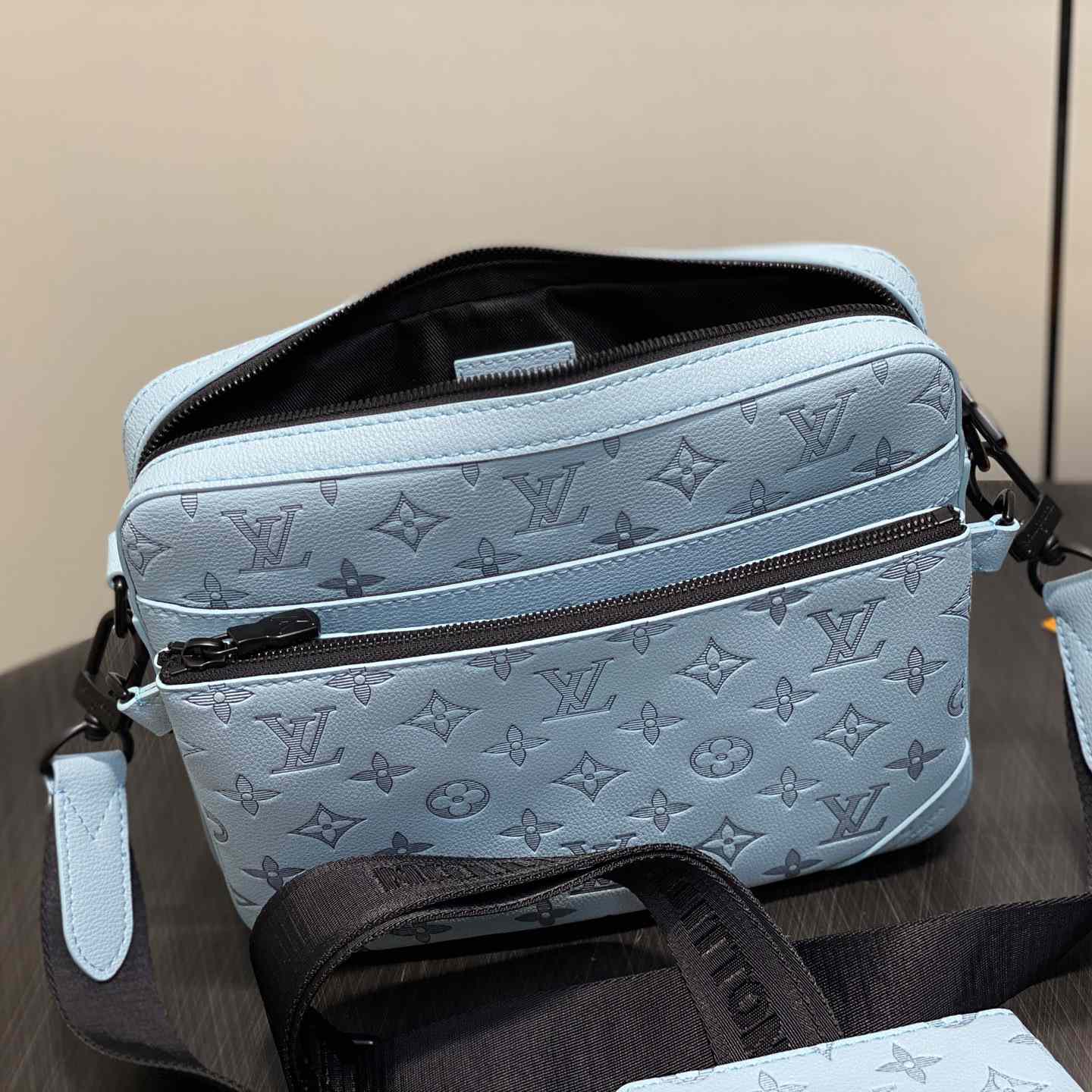 Louis Vuitton Trio Messenger   M14781 - EUR FASHION