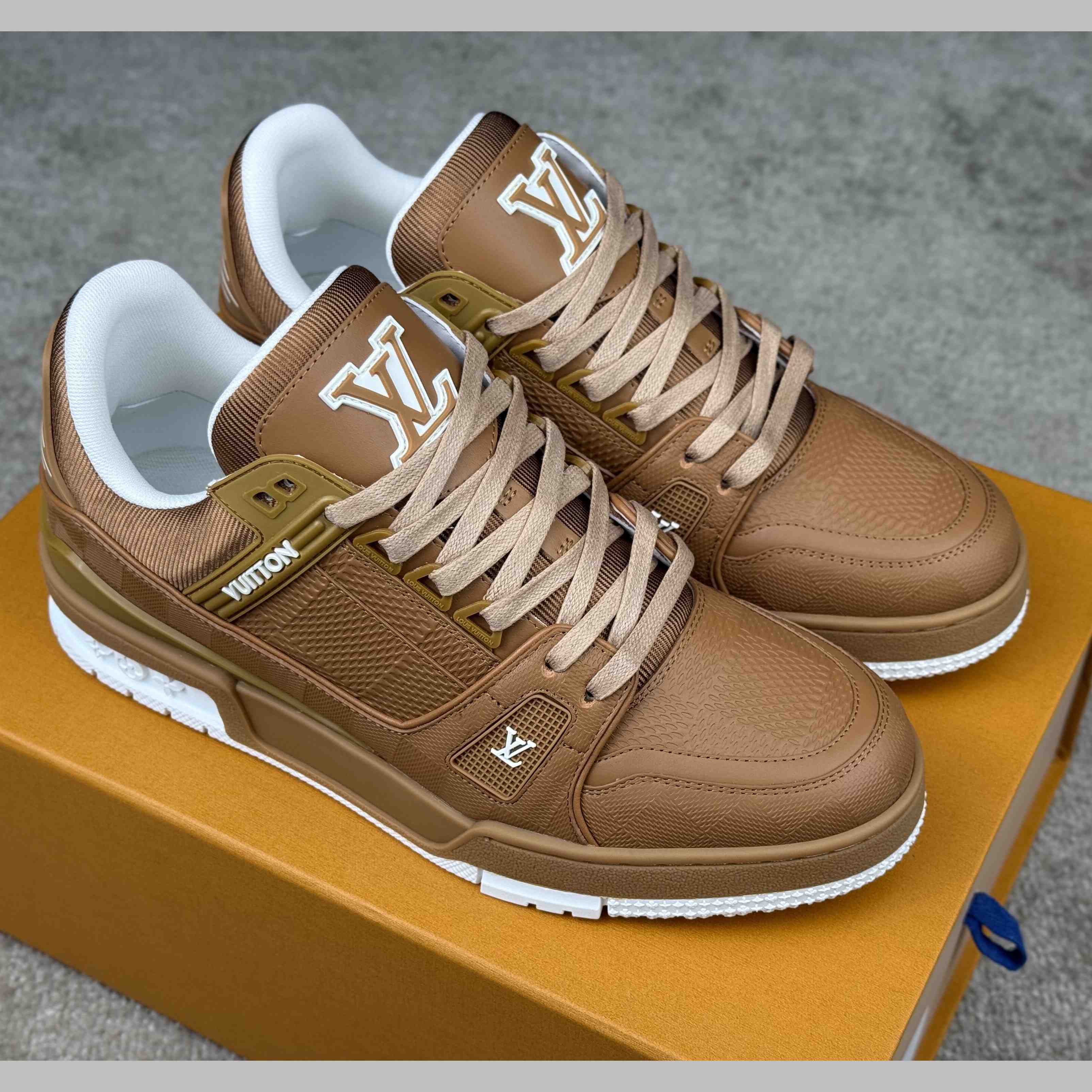 Louis Vuitton LV Trainer Sneaker   1AHTTO - EUR FASHION