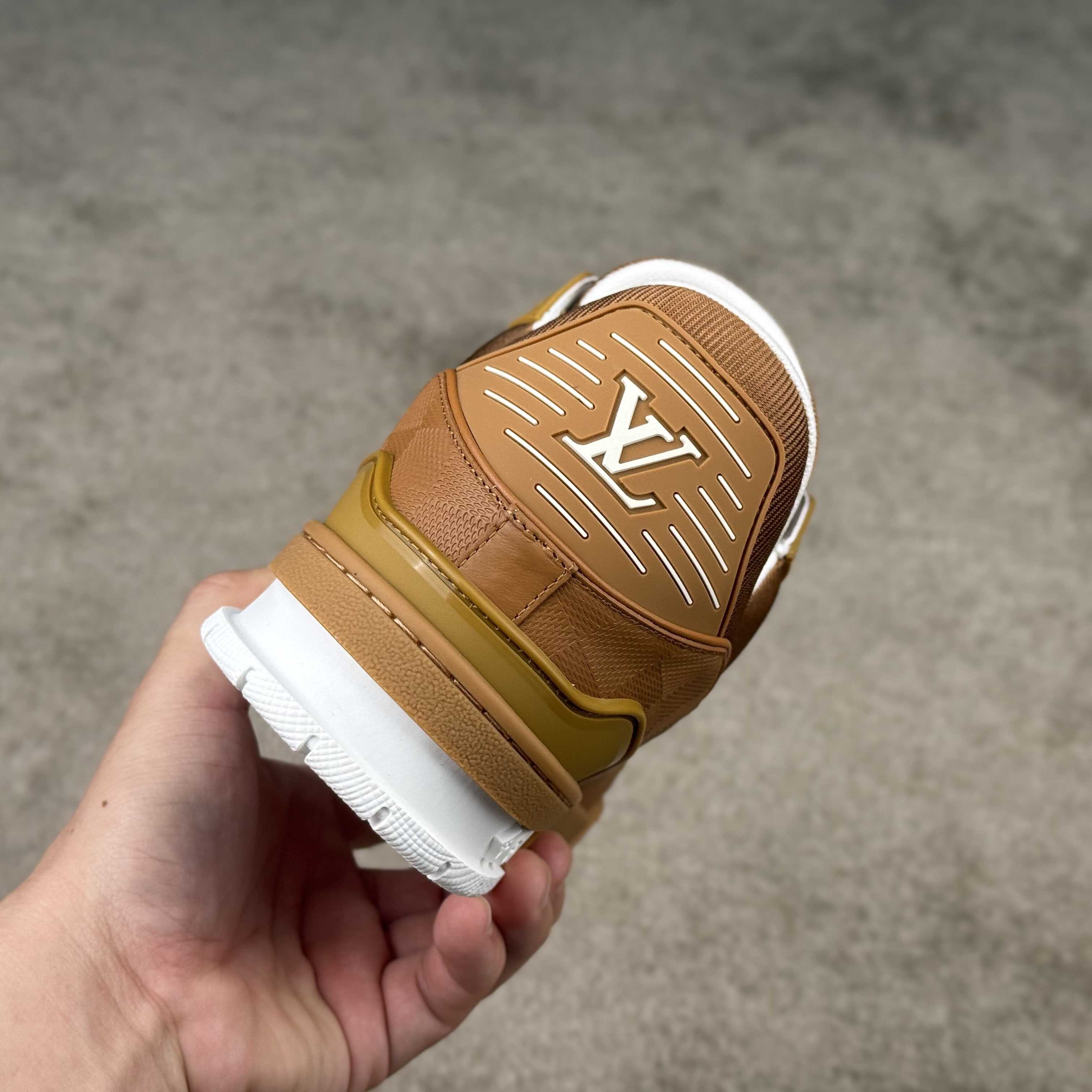 Louis Vuitton LV Trainer Sneaker   1AHTTO - EUR FASHION