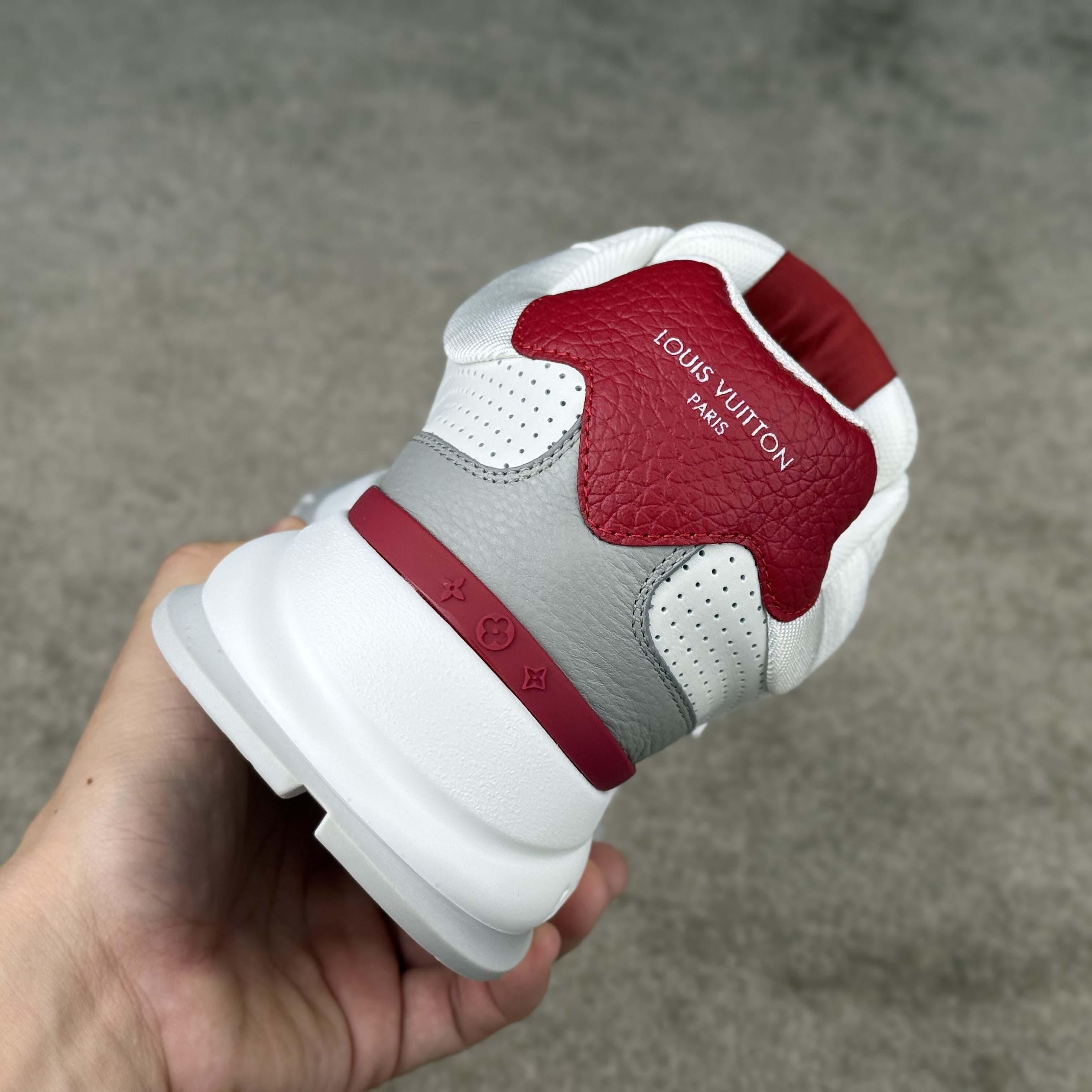 Louis Vuitton LV Classic Sneaker    - EUR FASHION