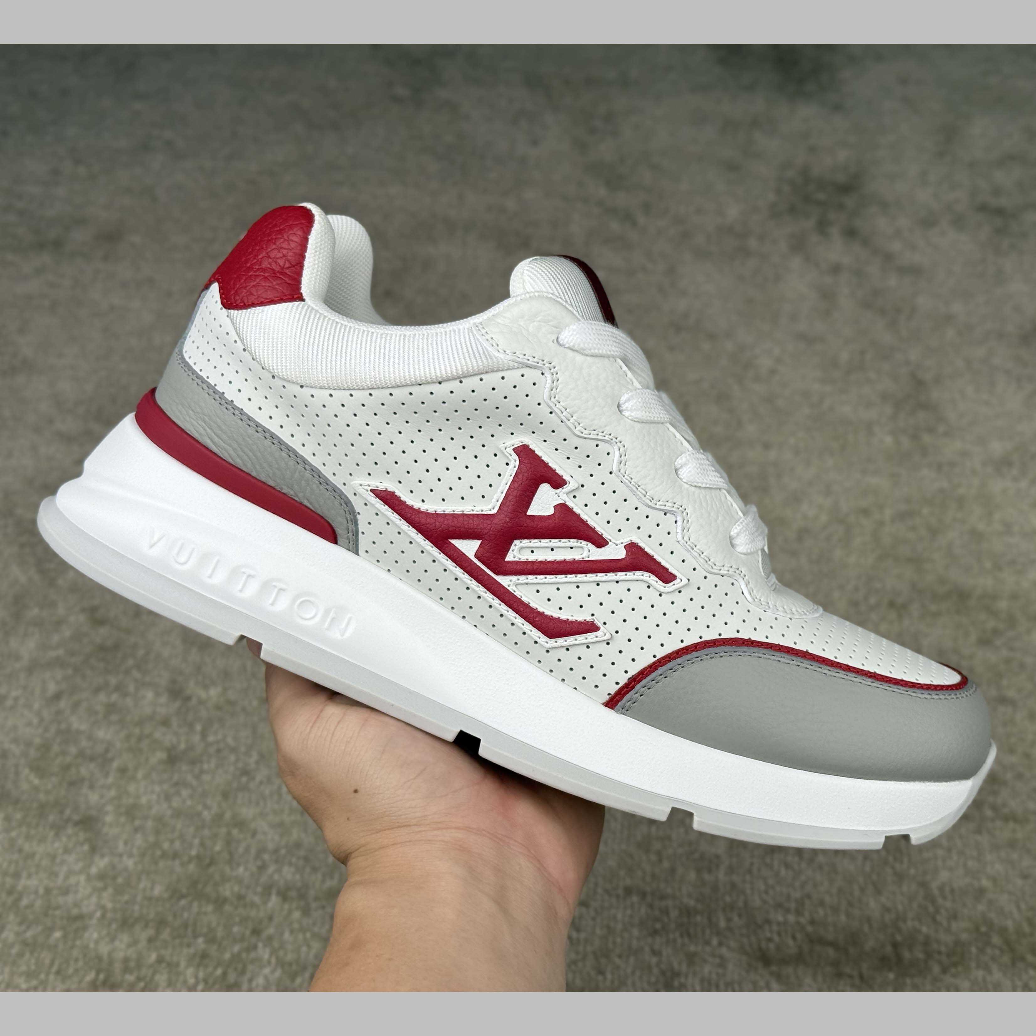 Louis Vuitton LV Classic Sneaker    - EUR FASHION
