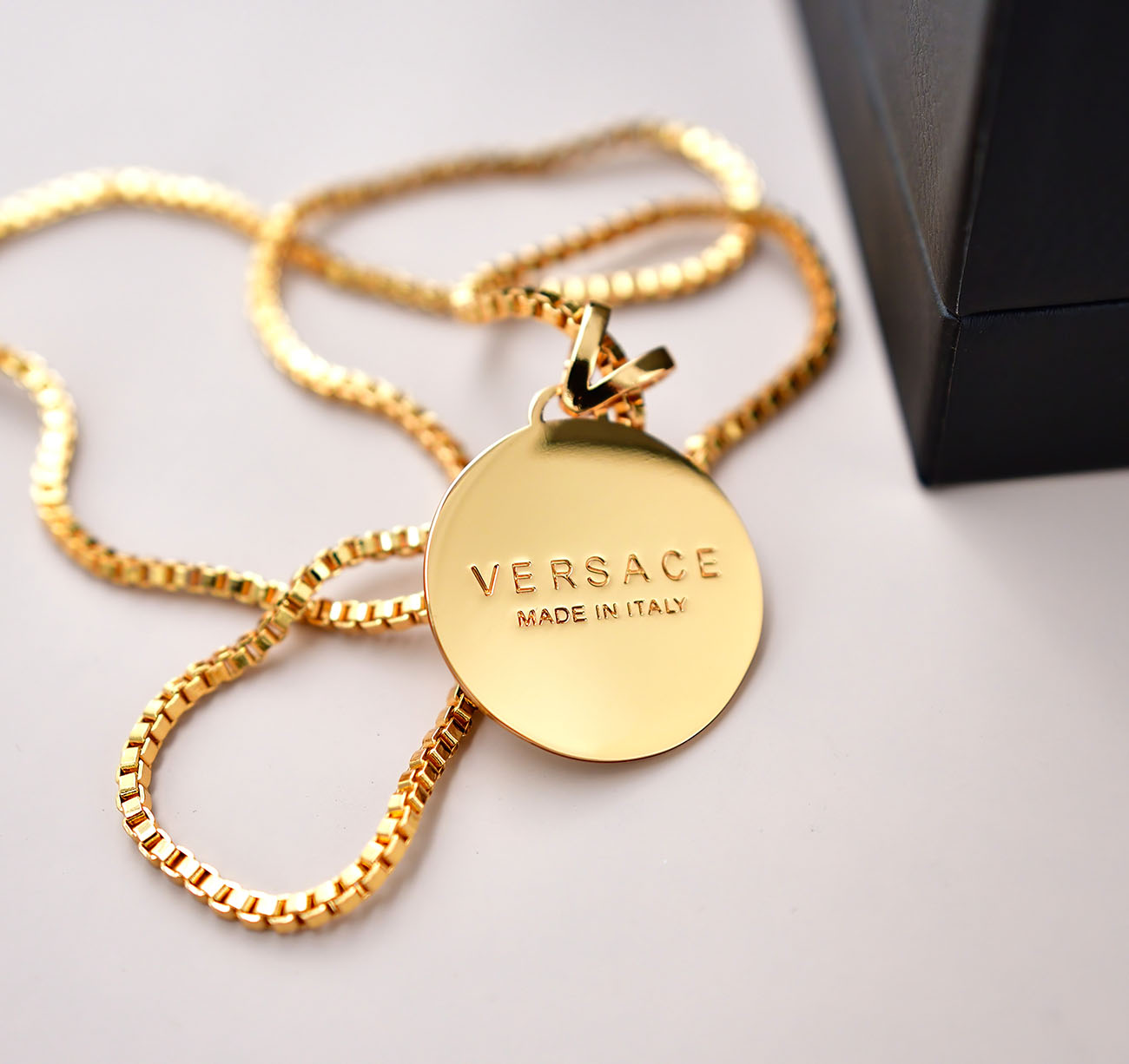 Versace Medusa Pendant Necklaces - EUR FASHION