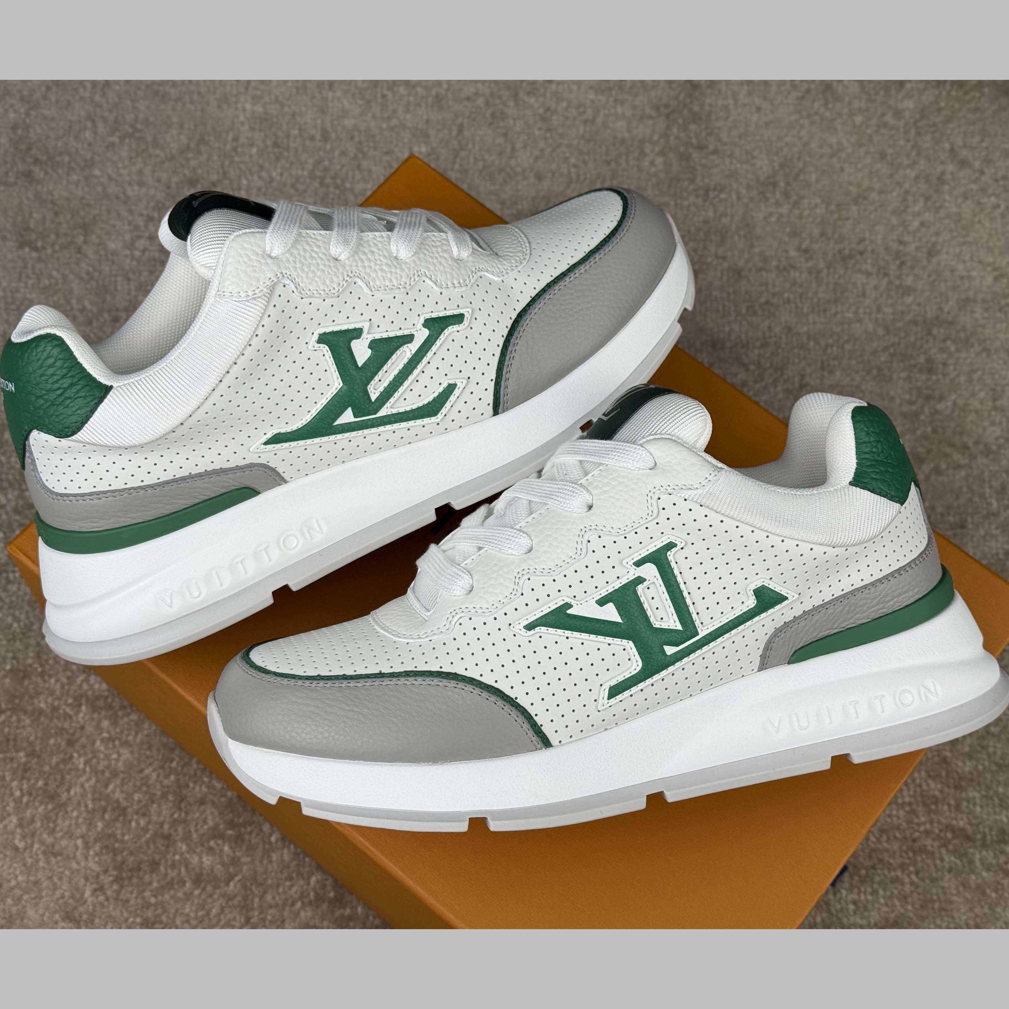 Louis Vuitton LV Classic Sneaker   1AHSUG - EUR FASHION