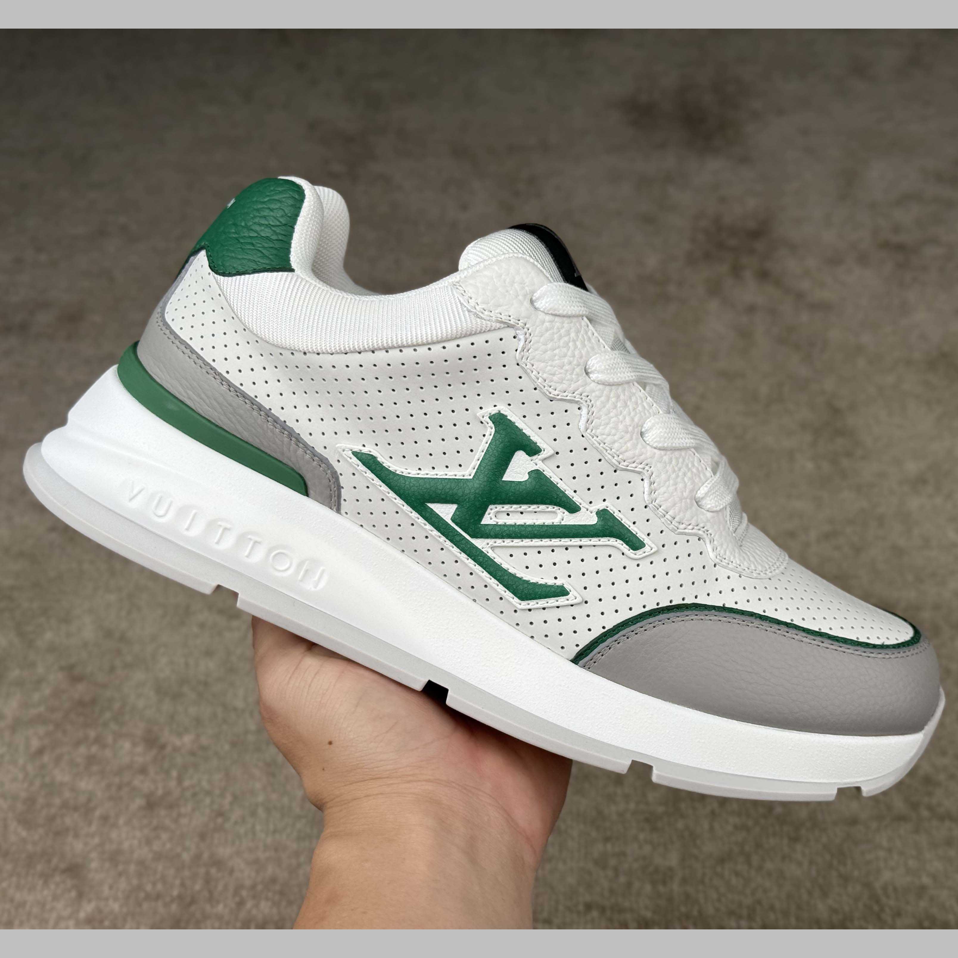 Louis Vuitton LV Classic Sneaker   1AHSUG - EUR FASHION
