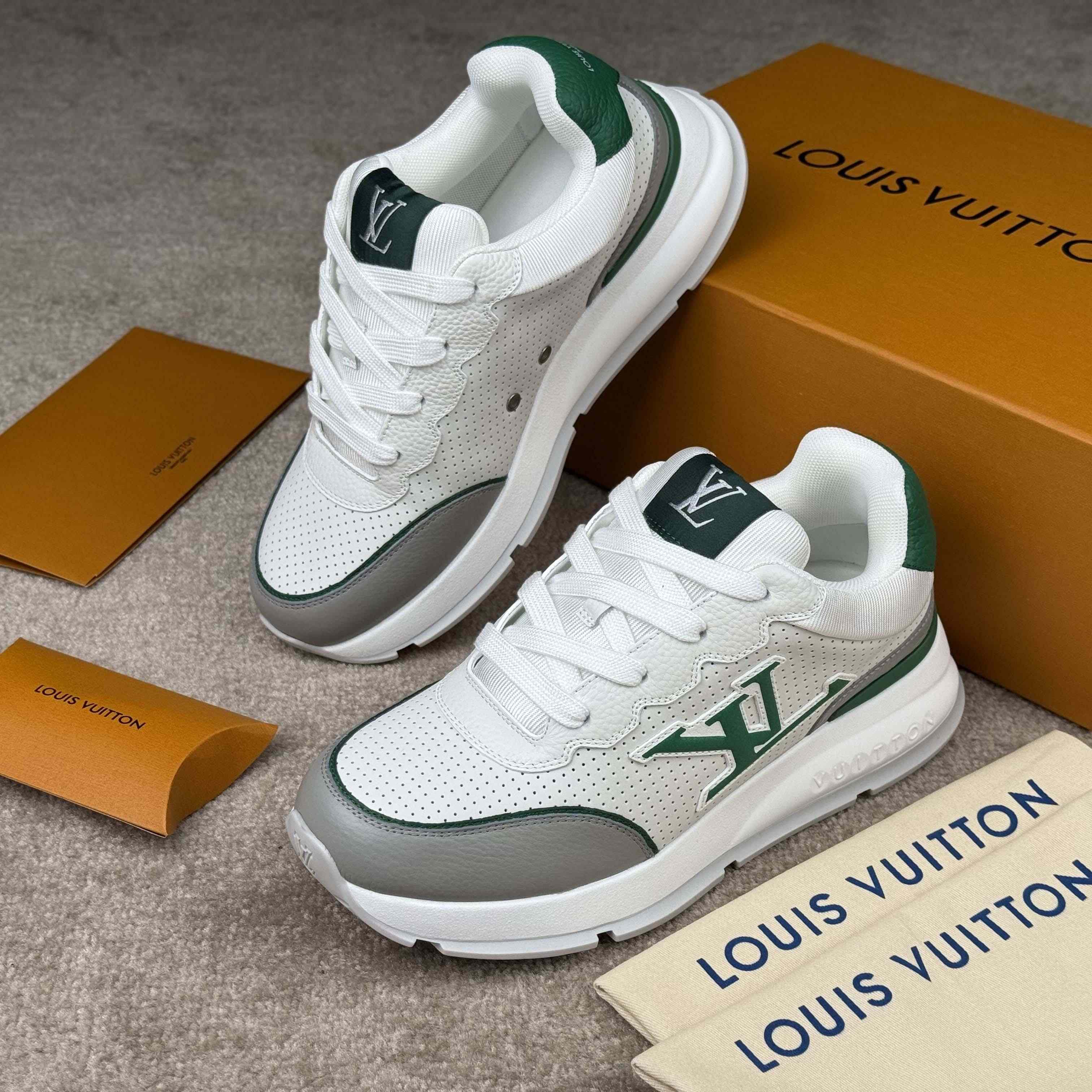 Louis Vuitton LV Classic Sneaker   1AHSUG - EUR FASHION
