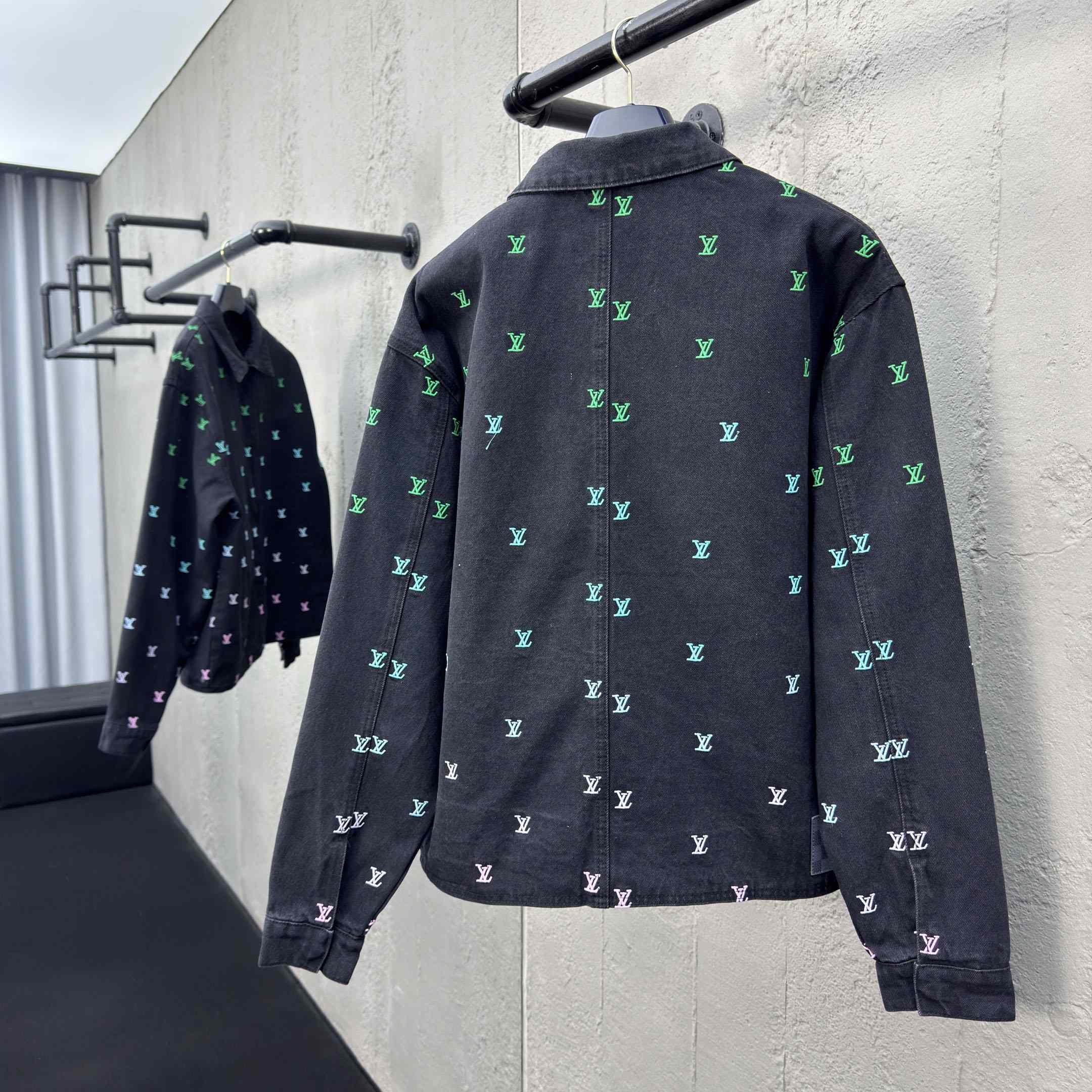 Louis Vuitton LV Blason Gradient Embroidered Denim Coach Jacket   1AGTEB - EUR FASHION