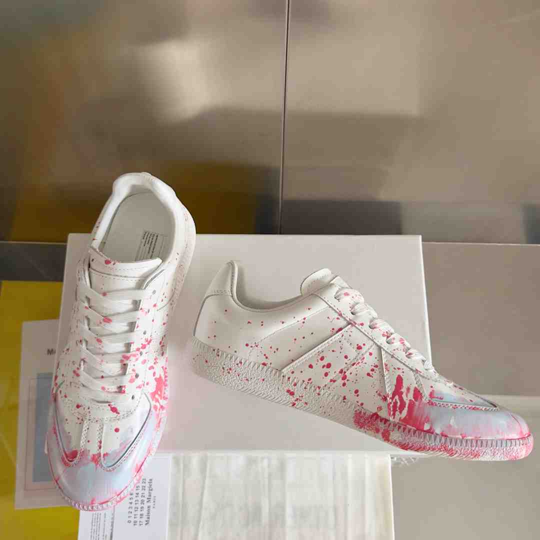Maison Margiela Replica 'Paint Splatter - White Red' - EUR FASHION