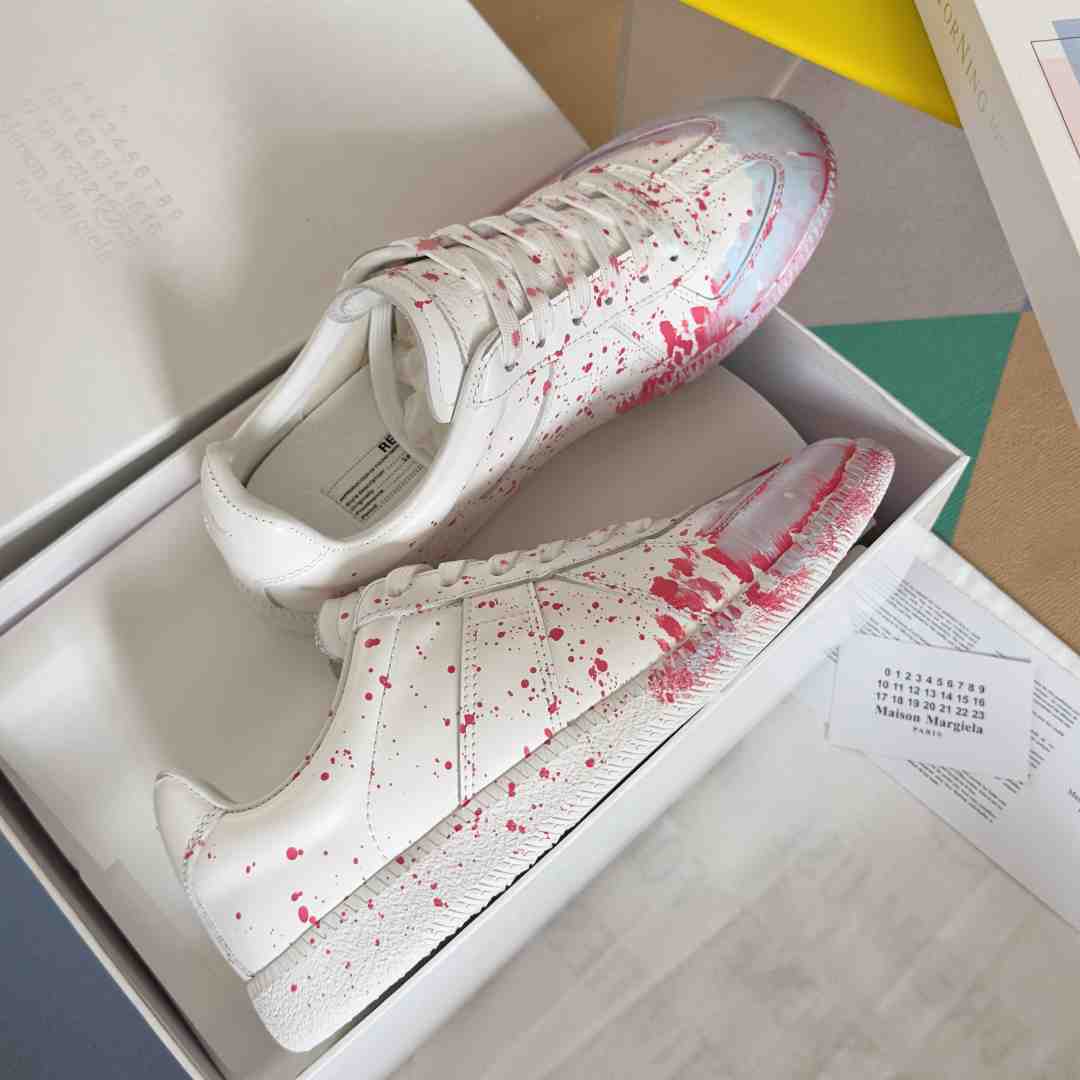Maison Margiela Replica 'Paint Splatter - White Red' - EUR FASHION