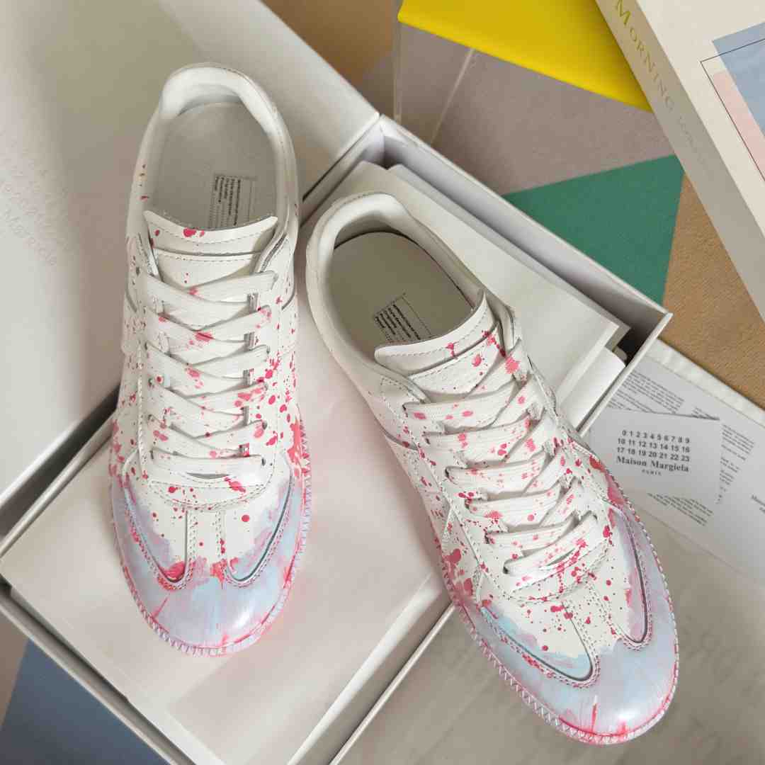 Maison Margiela Replica 'Paint Splatter - White Red' - EUR FASHION