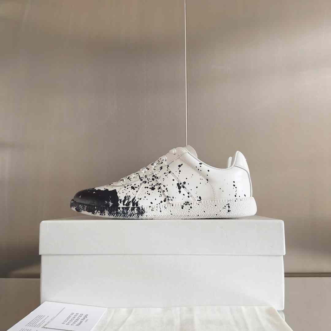 Maison Margiela Replica 'Paint Splatter - White Black' - EUR FASHION