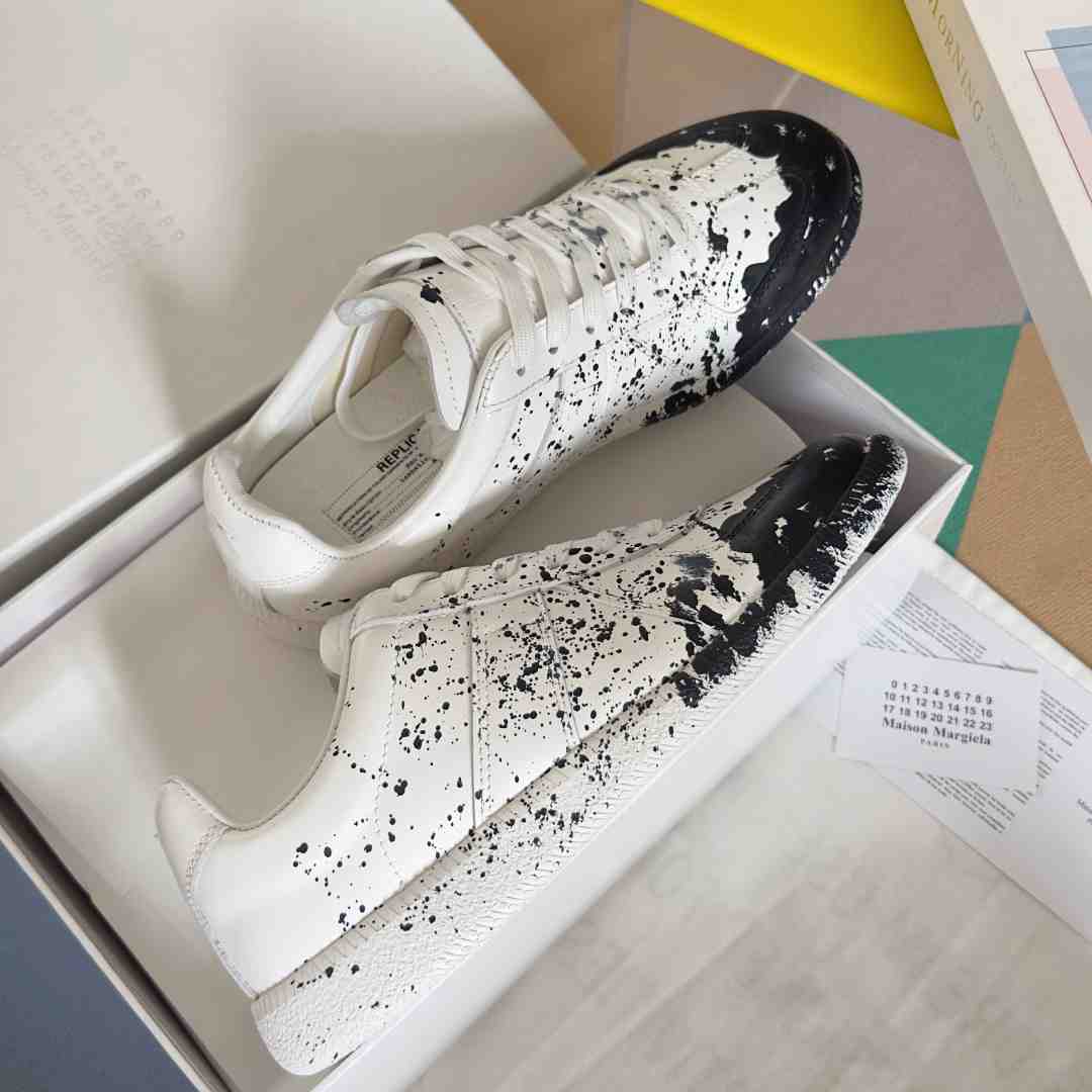 Maison Margiela Replica 'Paint Splatter - White Black' - EUR FASHION