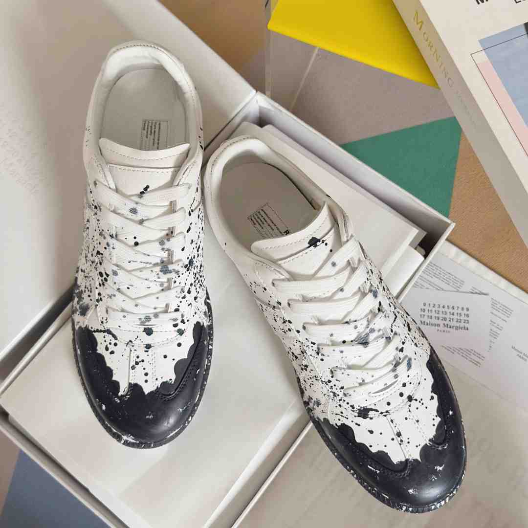 Maison Margiela Replica 'Paint Splatter - White Black' - EUR FASHION