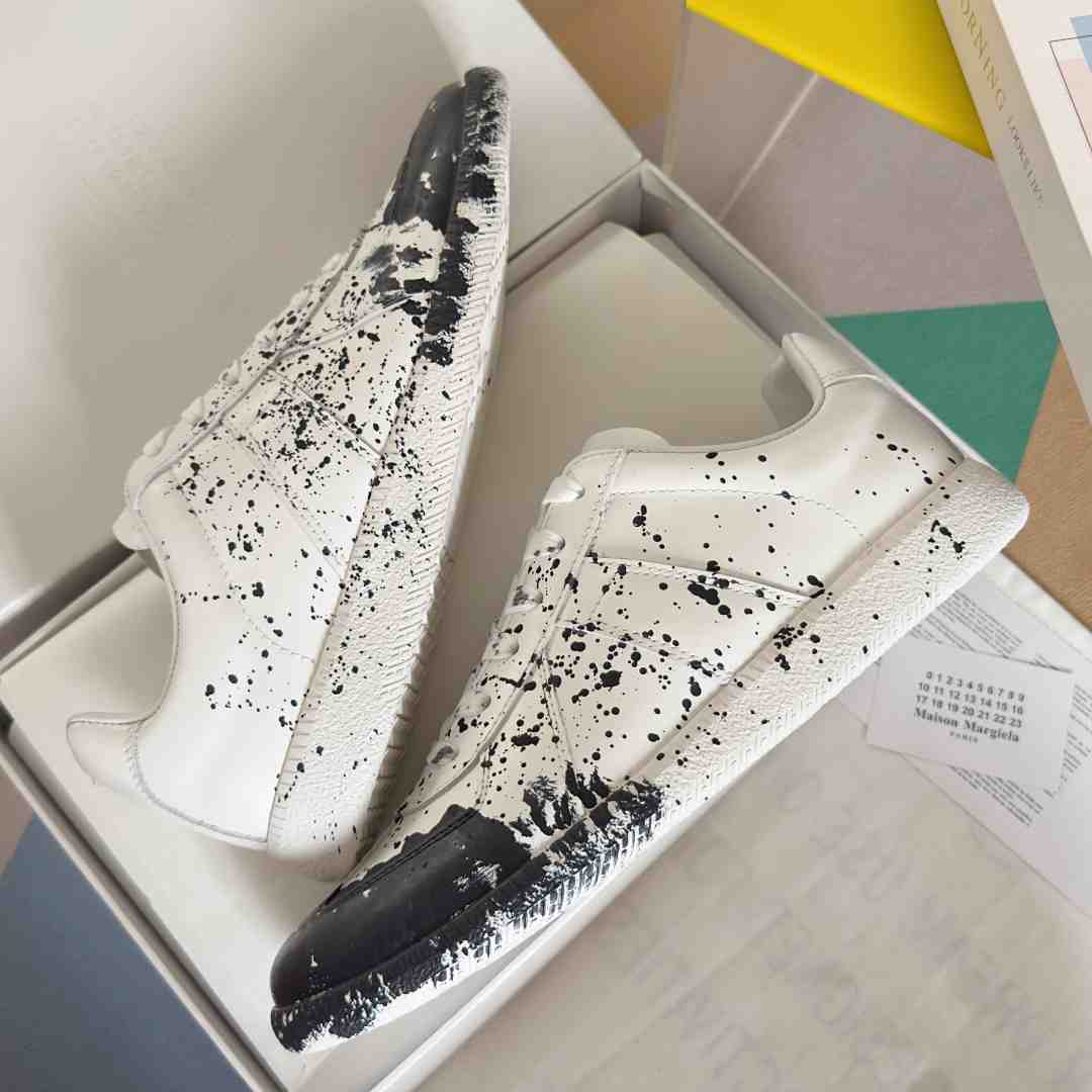 Maison Margiela Replica 'Paint Splatter - White Black' - EUR FASHION