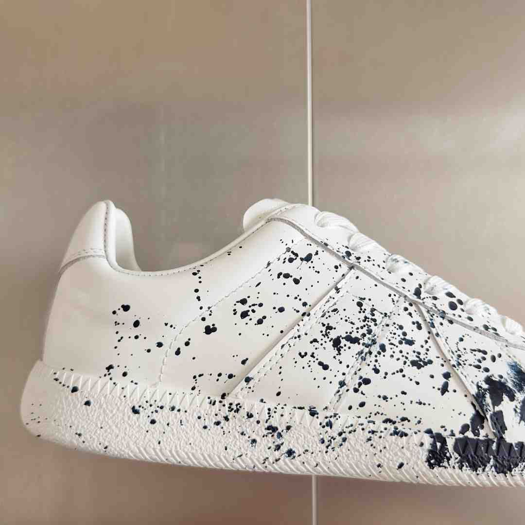 Maison Margiela Replica 'Paint Splatter - White Black' - EUR FASHION