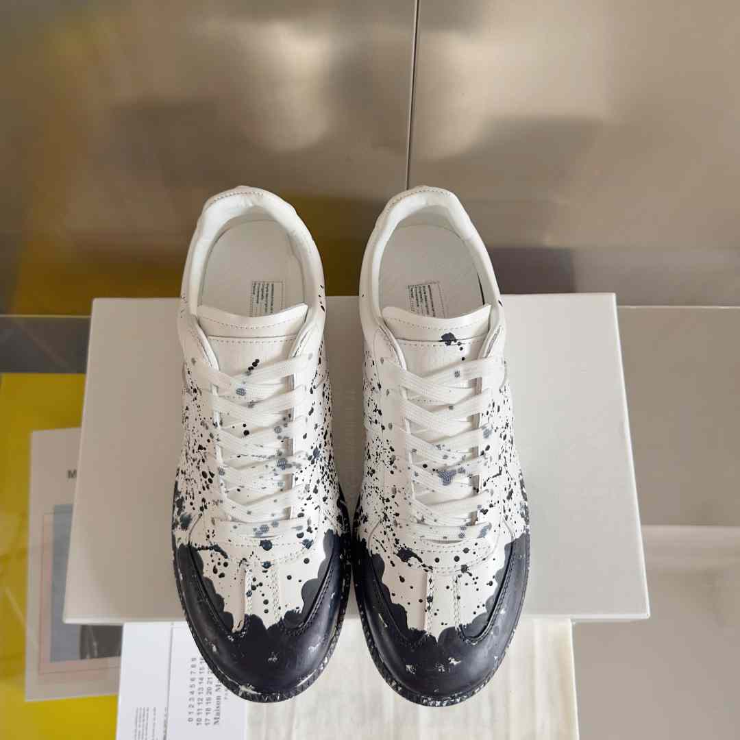 Maison Margiela Replica 'Paint Splatter - White Black' - EUR FASHION