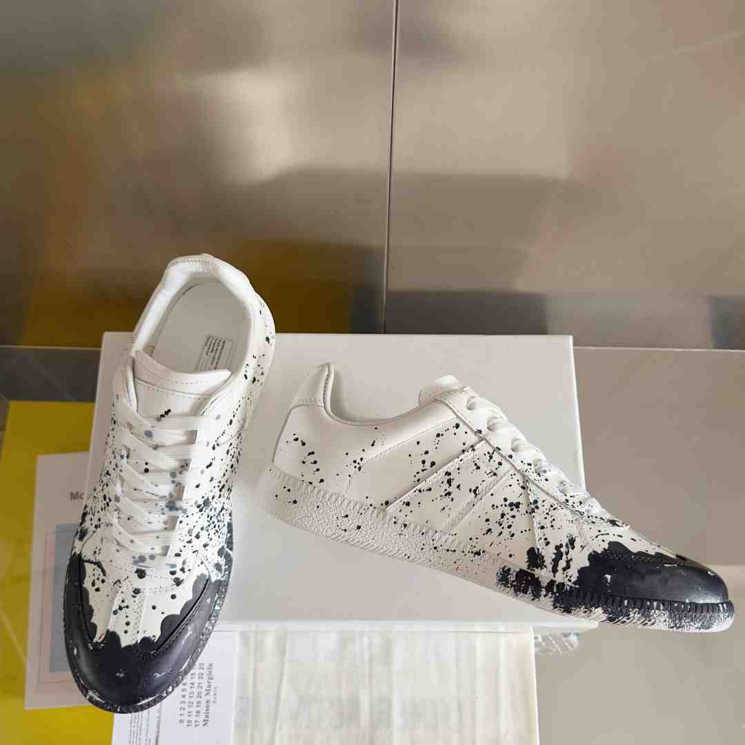 Maison Margiela Replica 'Paint Splatter - White Black' - EUR FASHION