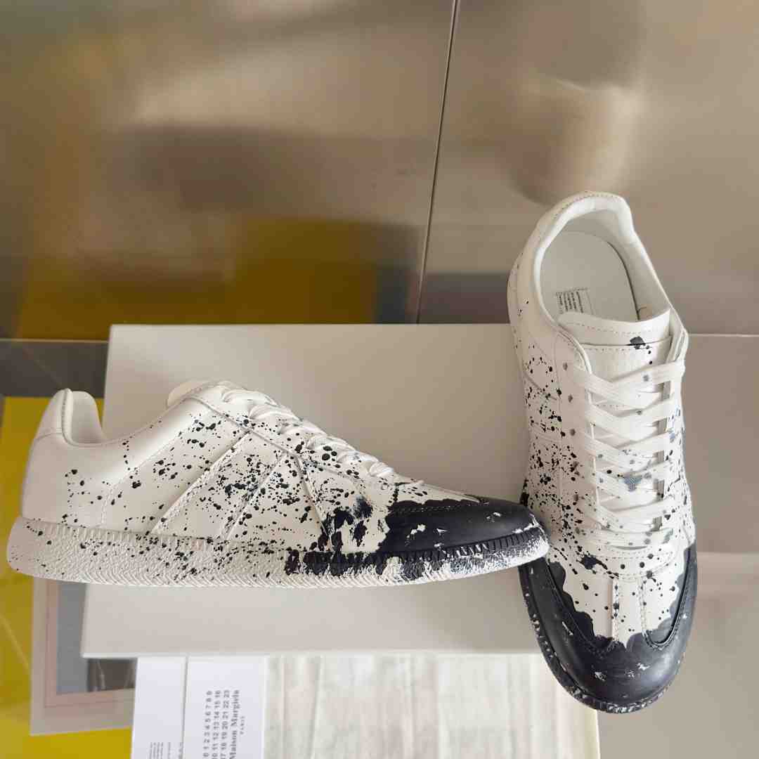 Maison Margiela Replica 'Paint Splatter - White Black' - EUR FASHION