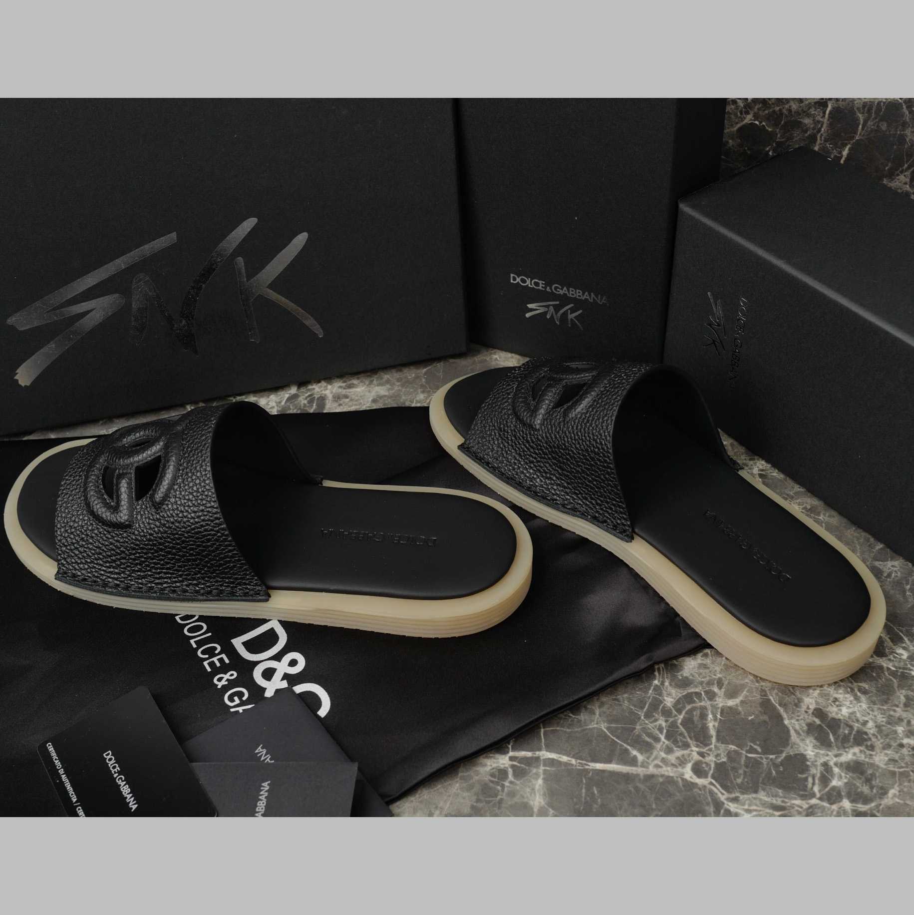 Dolce & Gabbana Black Leather Sliders - EUR FASHION