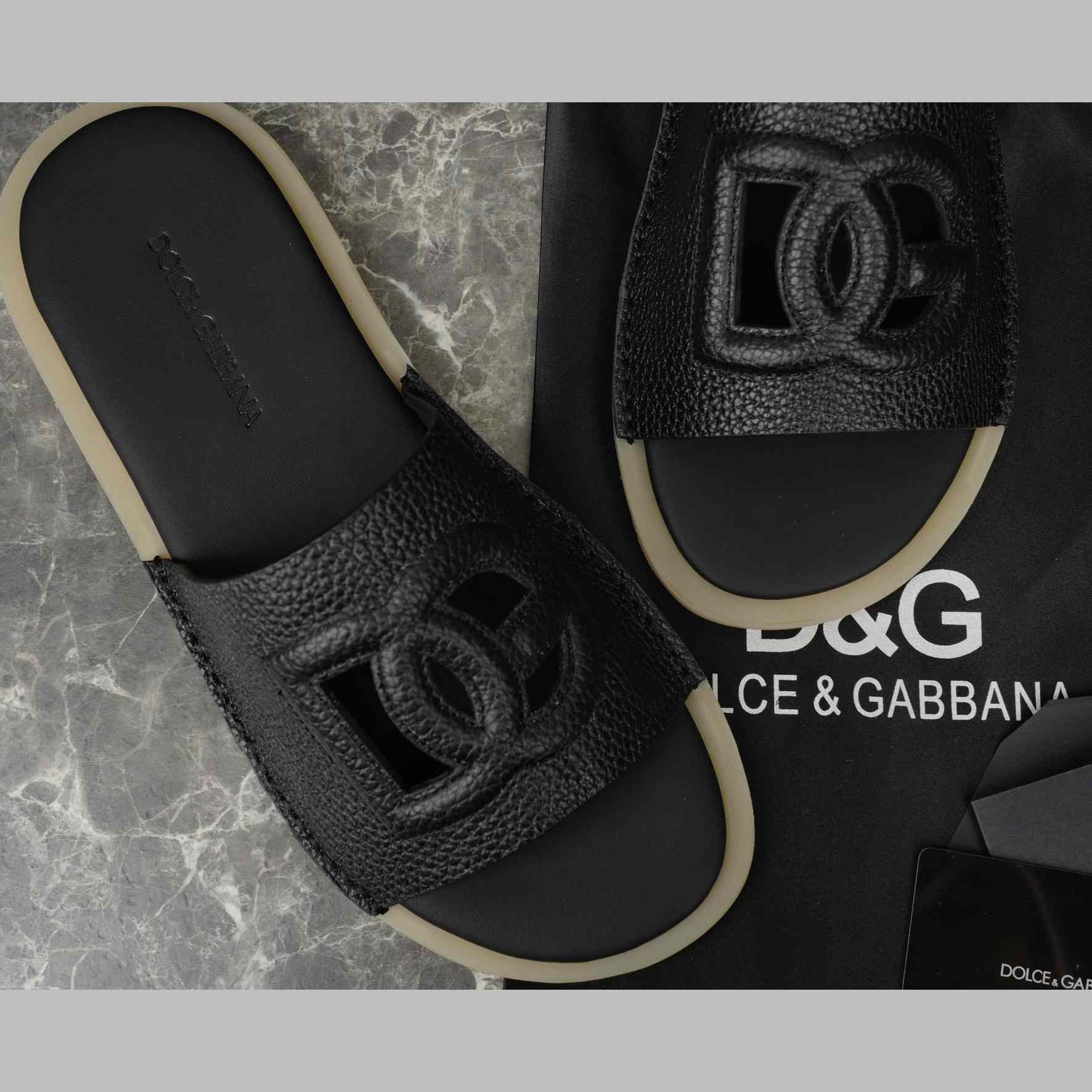 Dolce & Gabbana Black Leather Sliders - EUR FASHION
