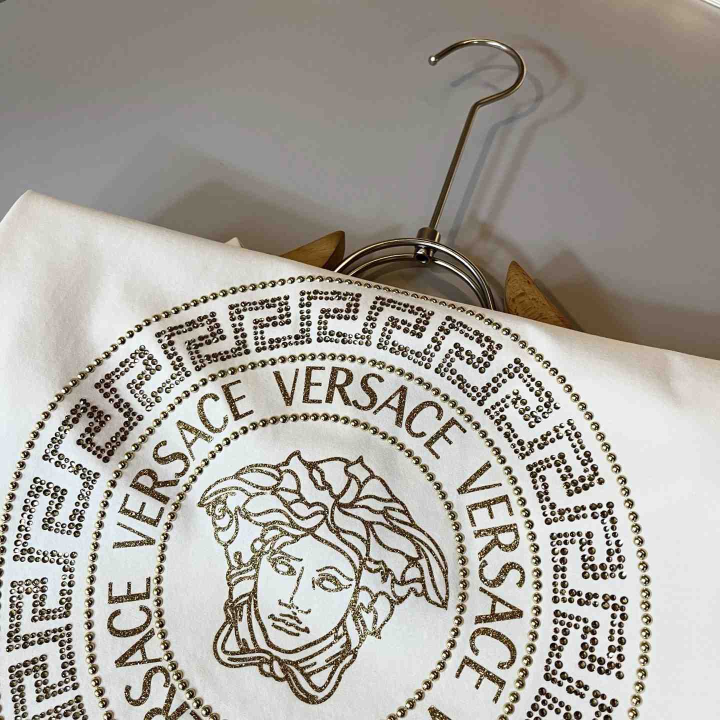 Versace Medusa T-shirt - EUR FASHION
