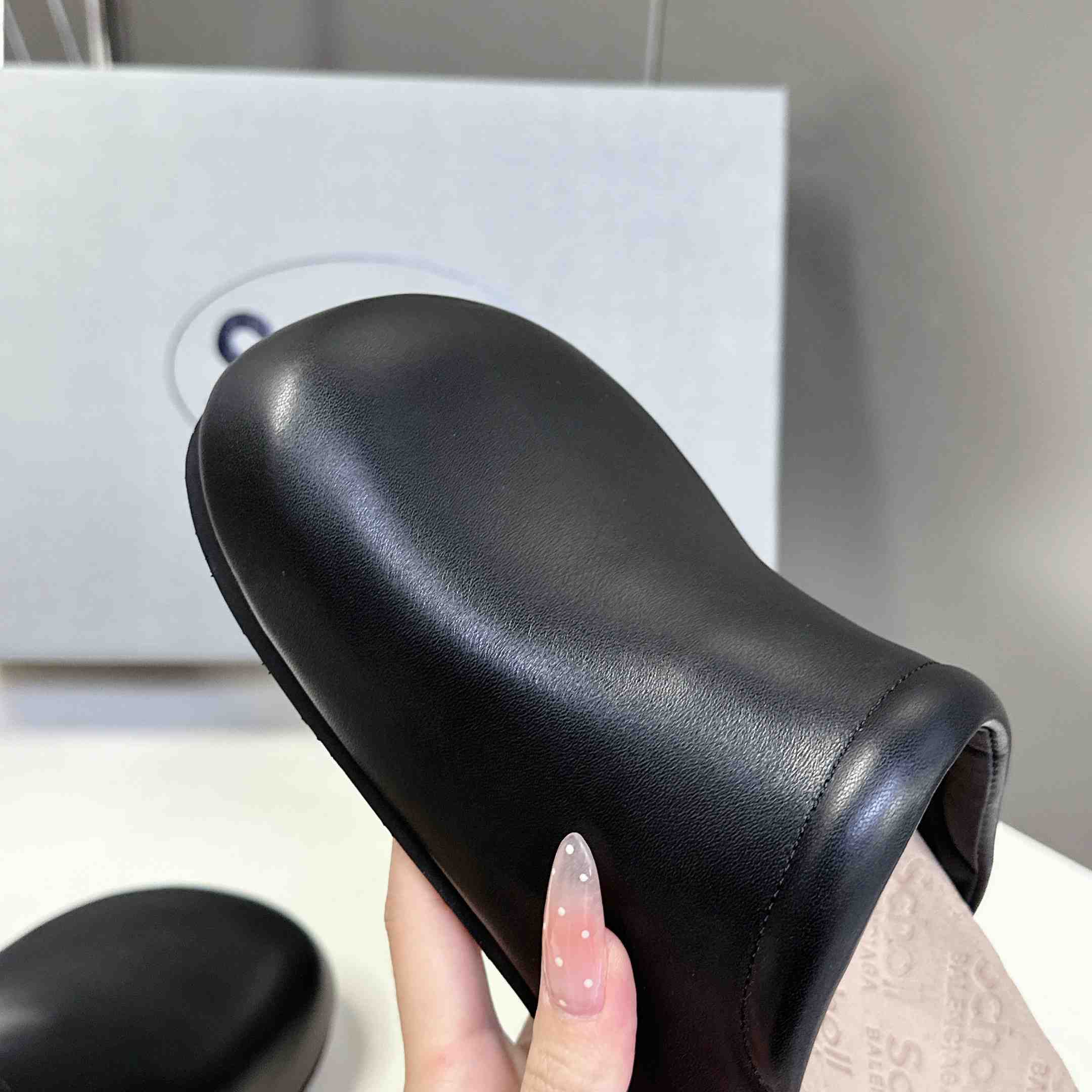 Balenciaga Scholl Flat Mule In Black - EUR FASHION