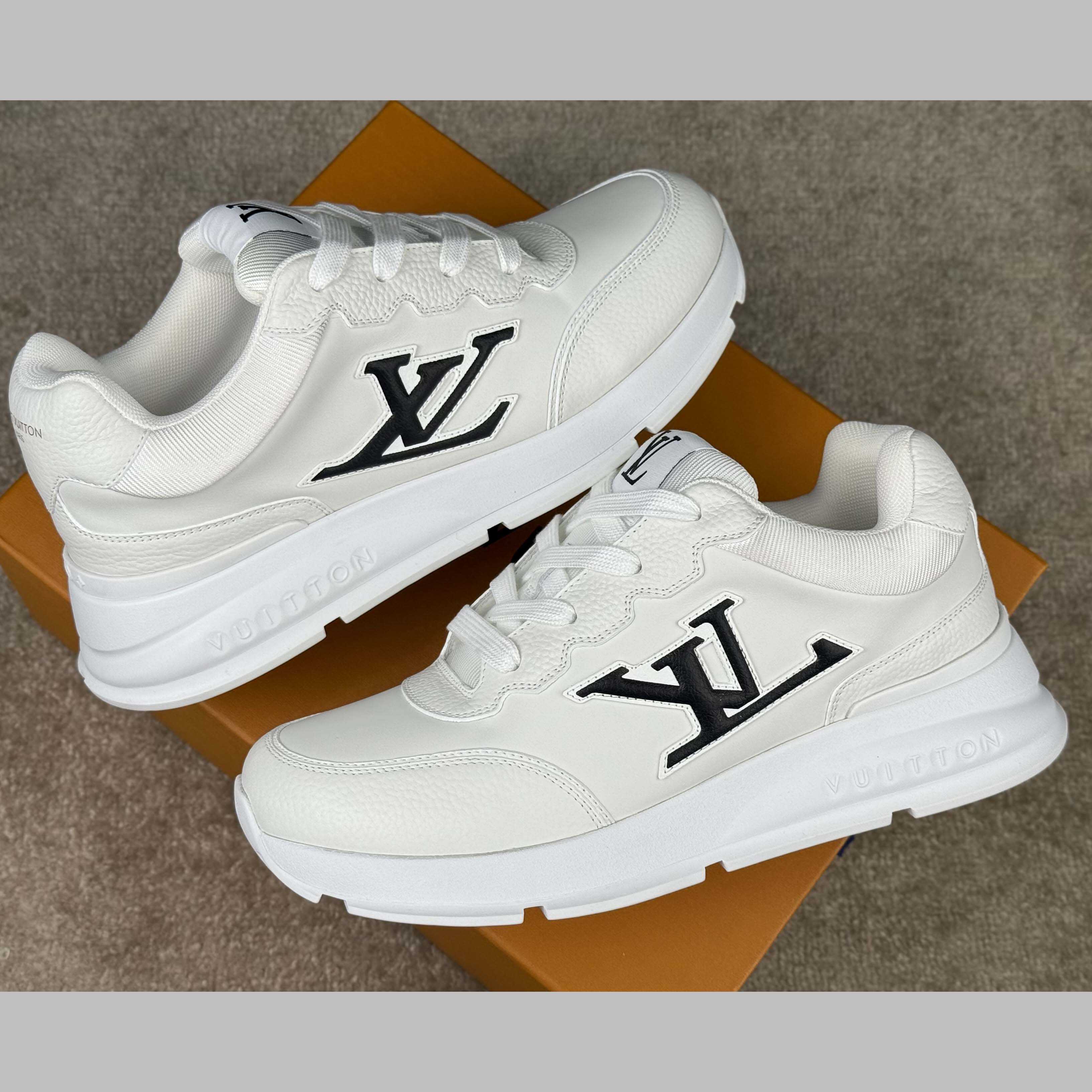 Louis Vuitton LV Classic Sneaker   1AHSTN - EUR FASHION