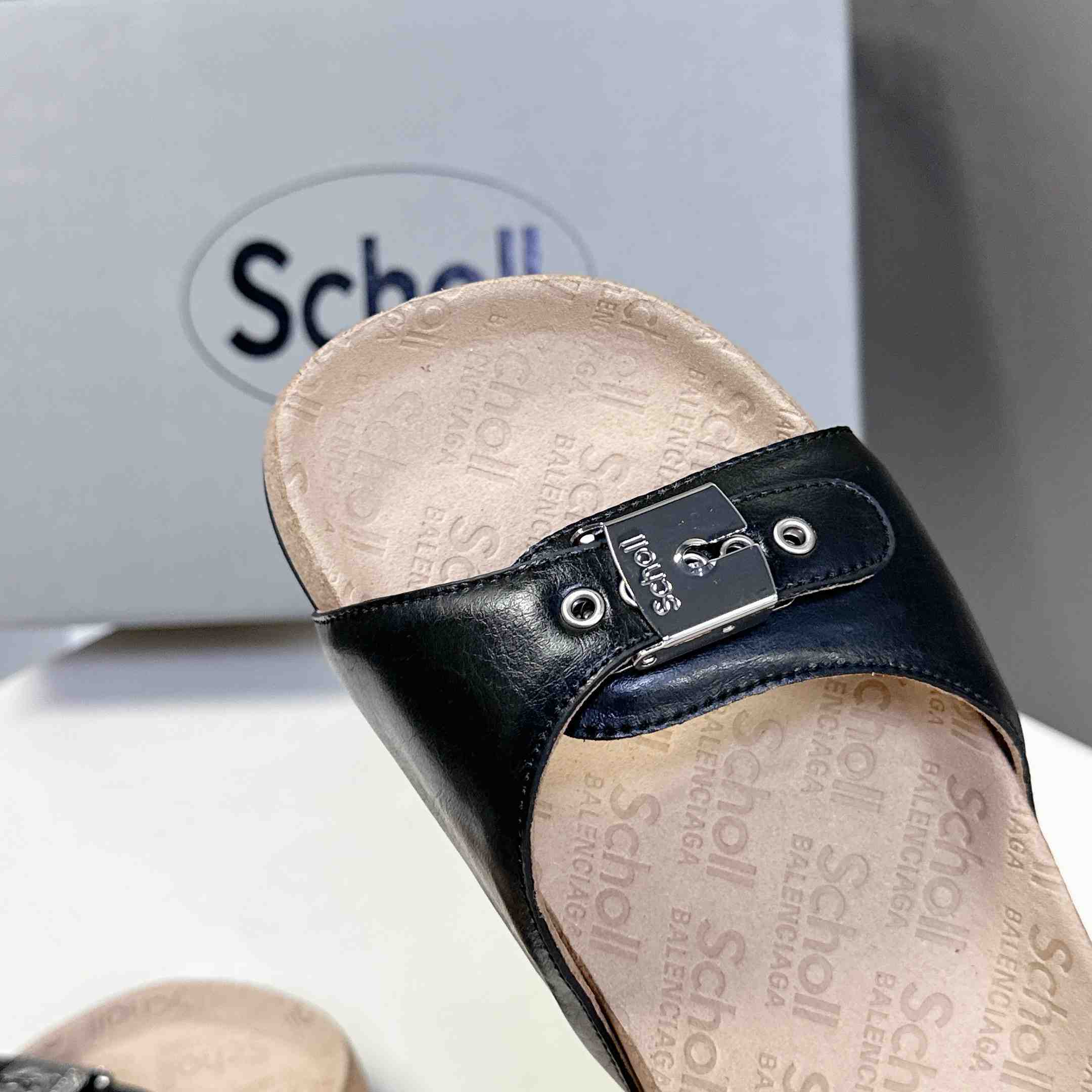Balenciaga Scholl Flat Sandal In Black - EUR FASHION