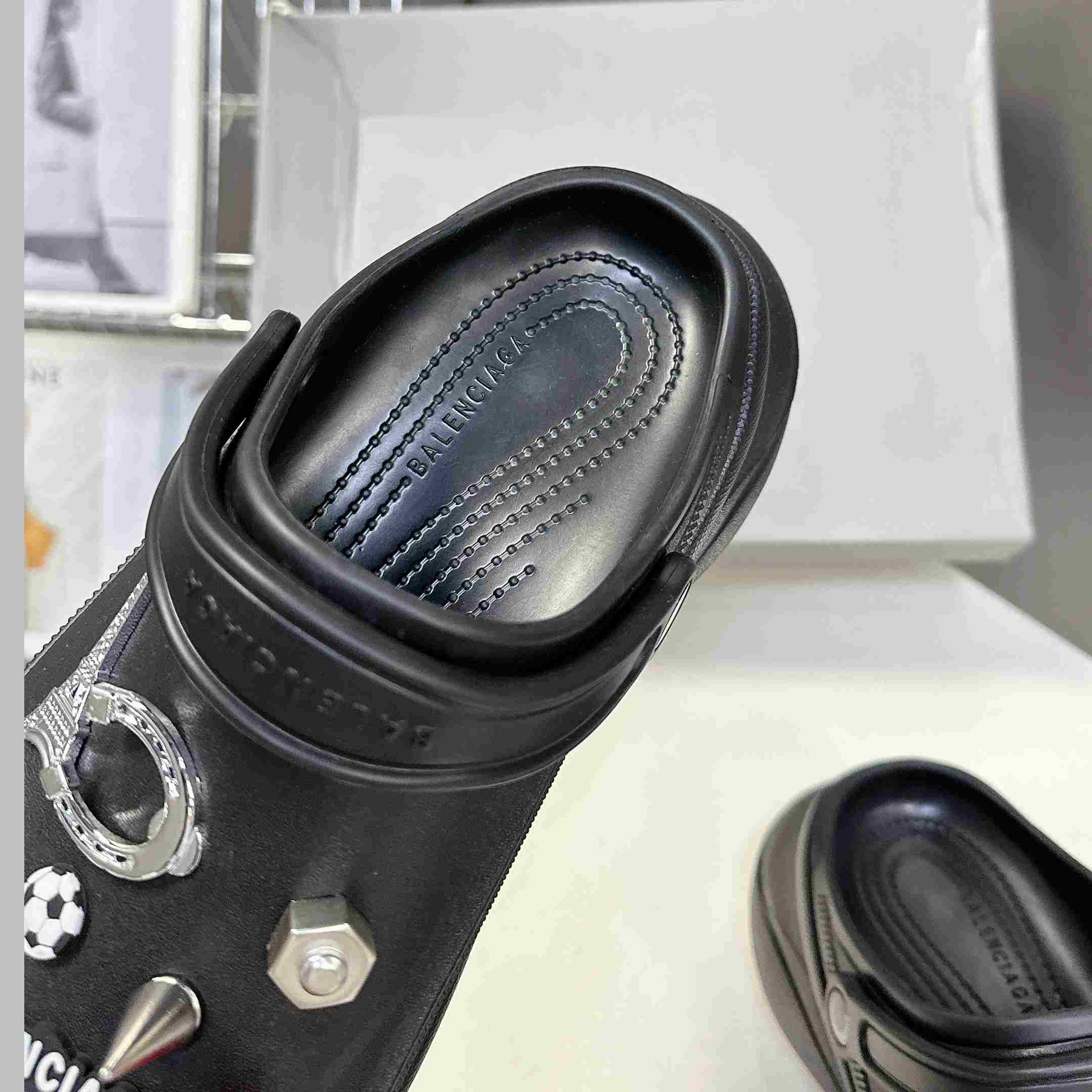 Balenciaga Crocs™ Mule In Black - EUR FASHION