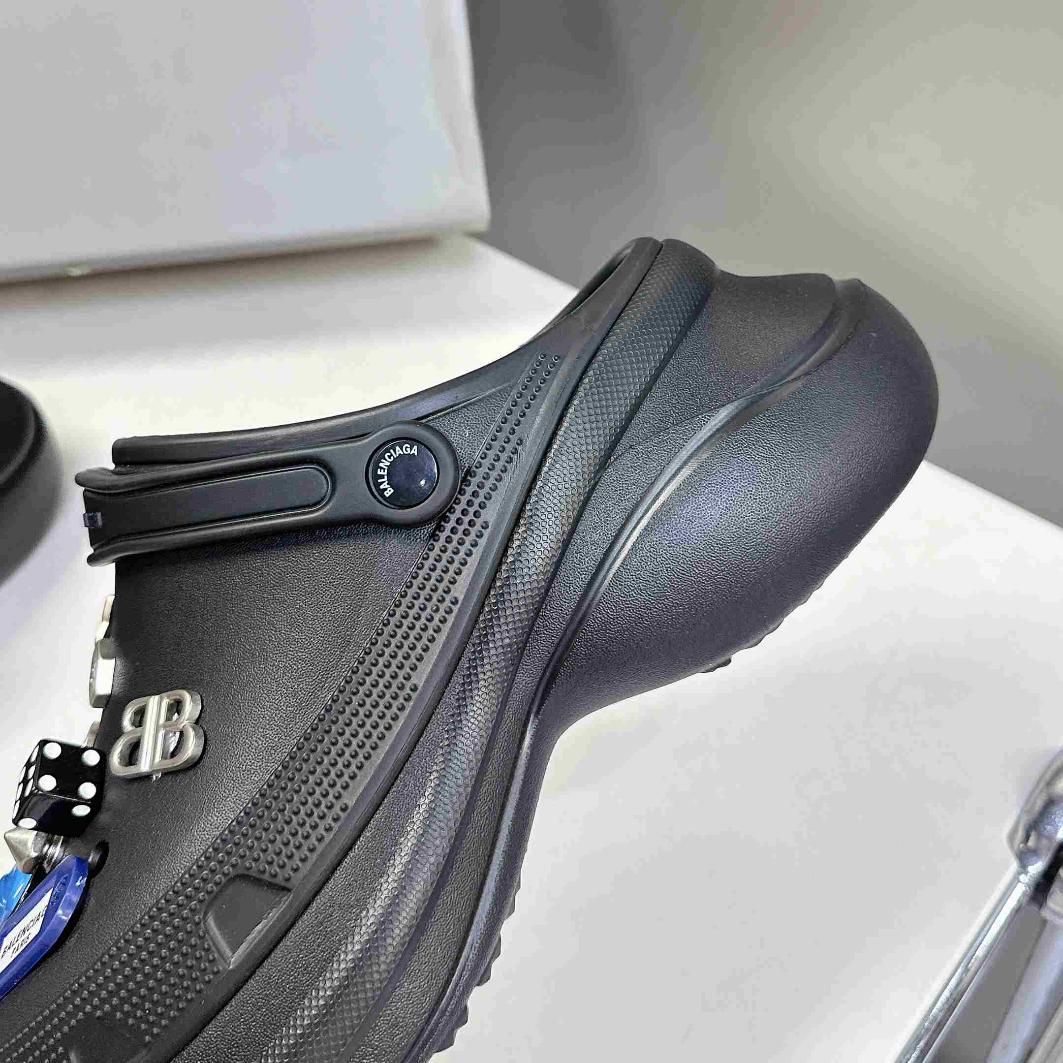 Balenciaga Crocs™ Mule In Black - EUR FASHION