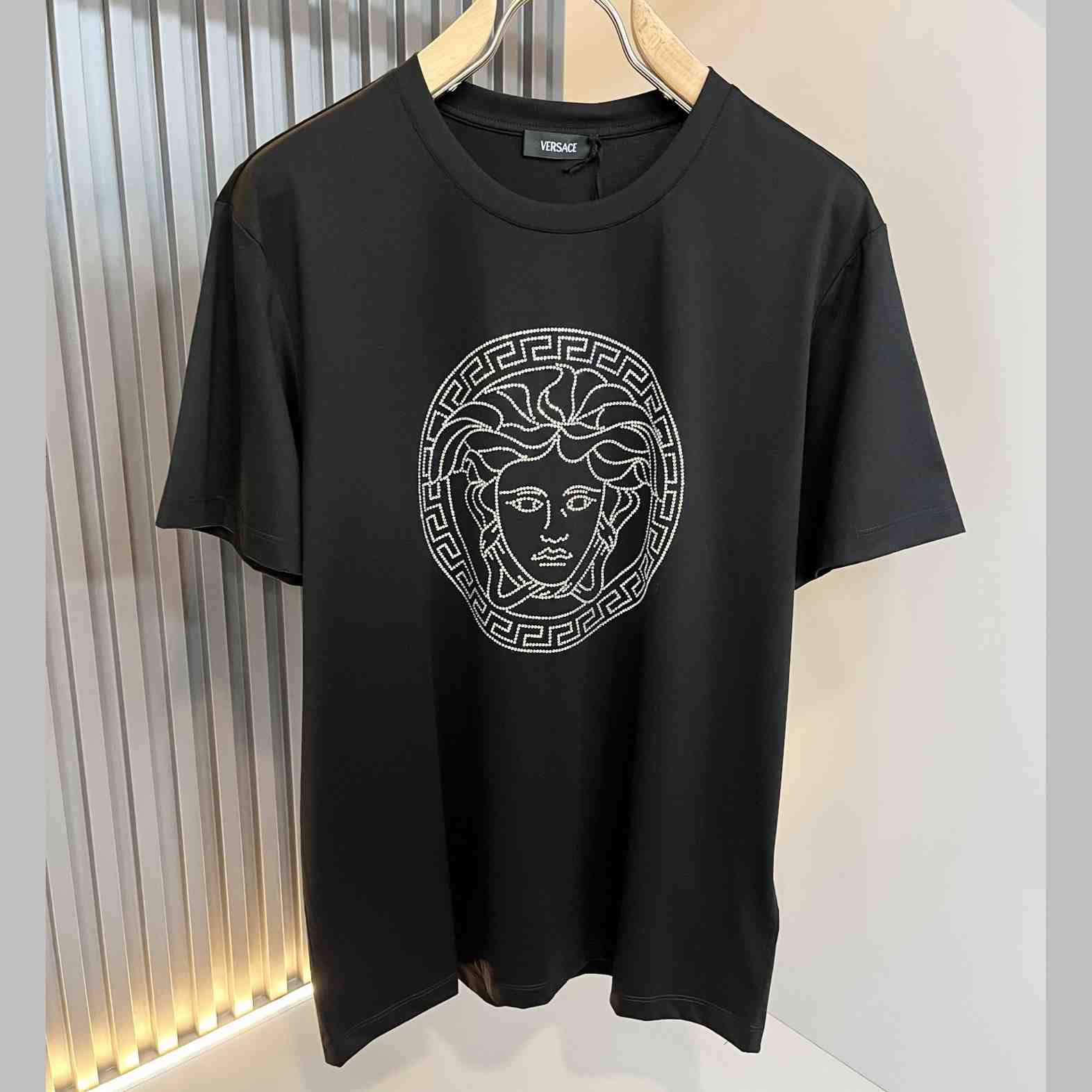 Versace Medusa T-shirt - EUR FASHION