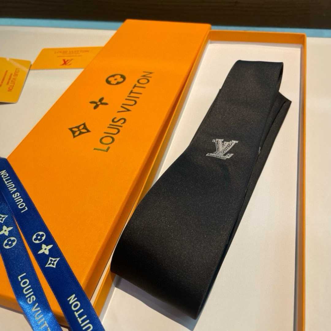 Louis Vuitton Tie - EUR FASHION